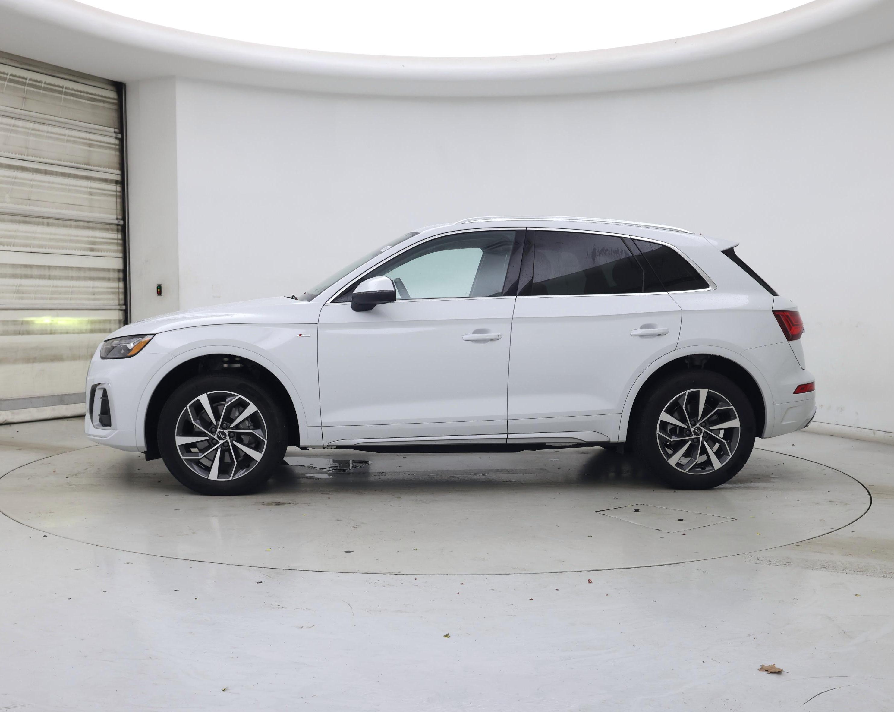 Thumbnail: 2023 Audi Q5 - 3