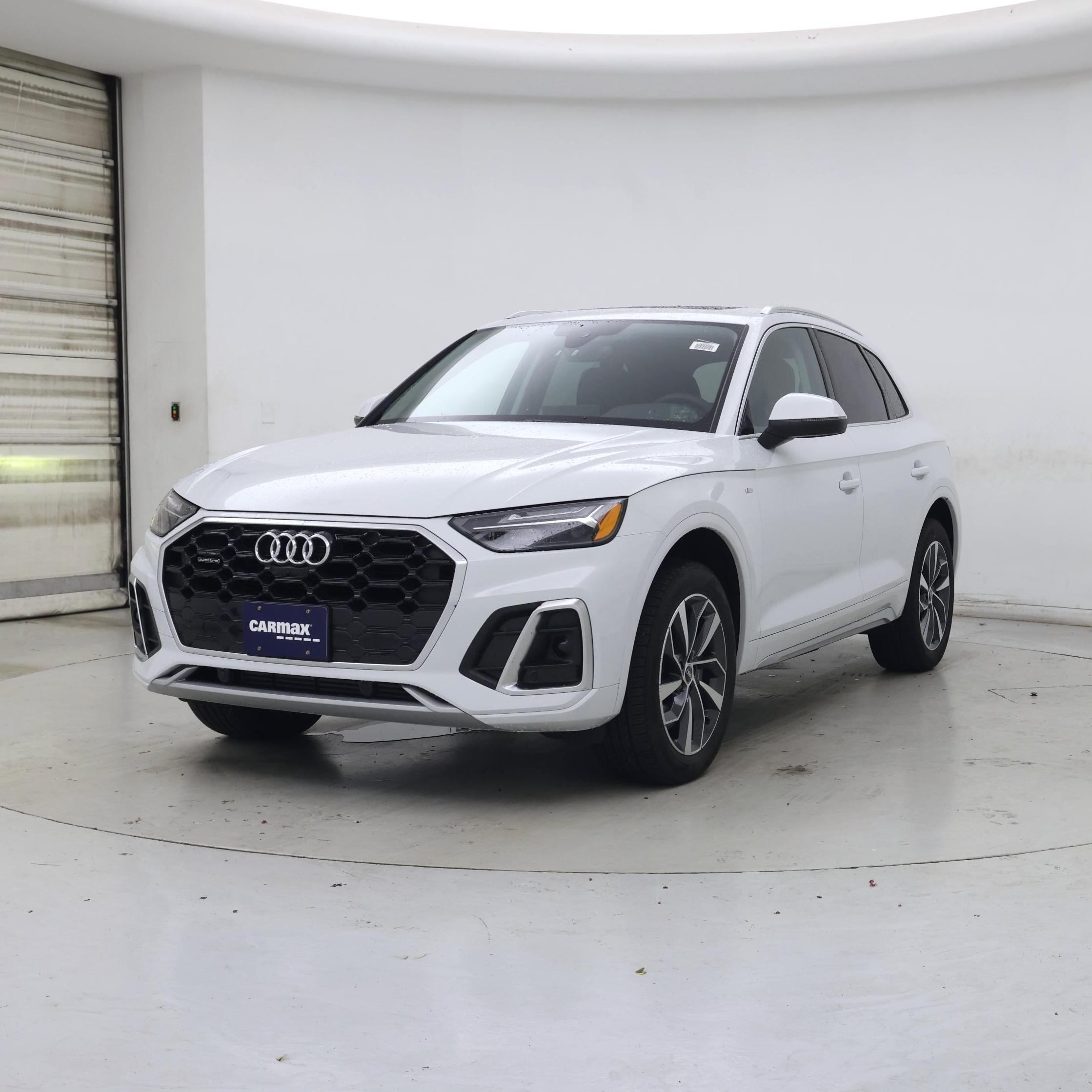 Thumbnail: 2023 Audi Q5 - 4