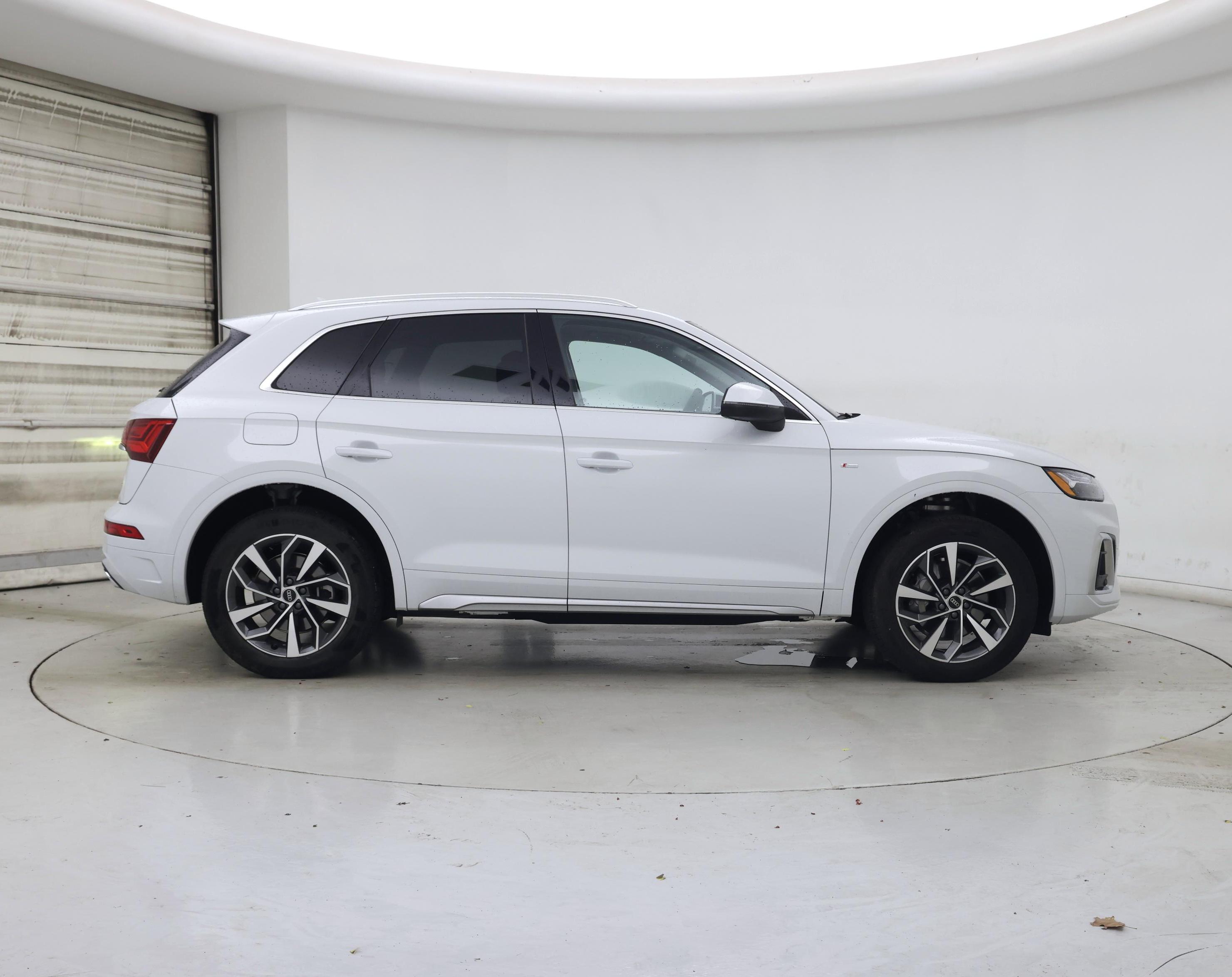 Thumbnail: 2023 Audi Q5 - 7