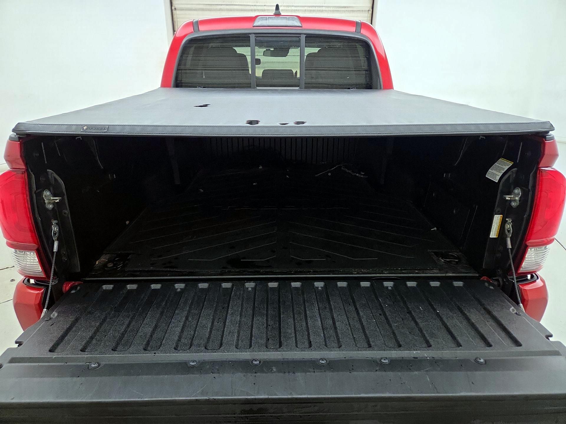 Thumbnail: 2021 Toyota Tacoma - 20