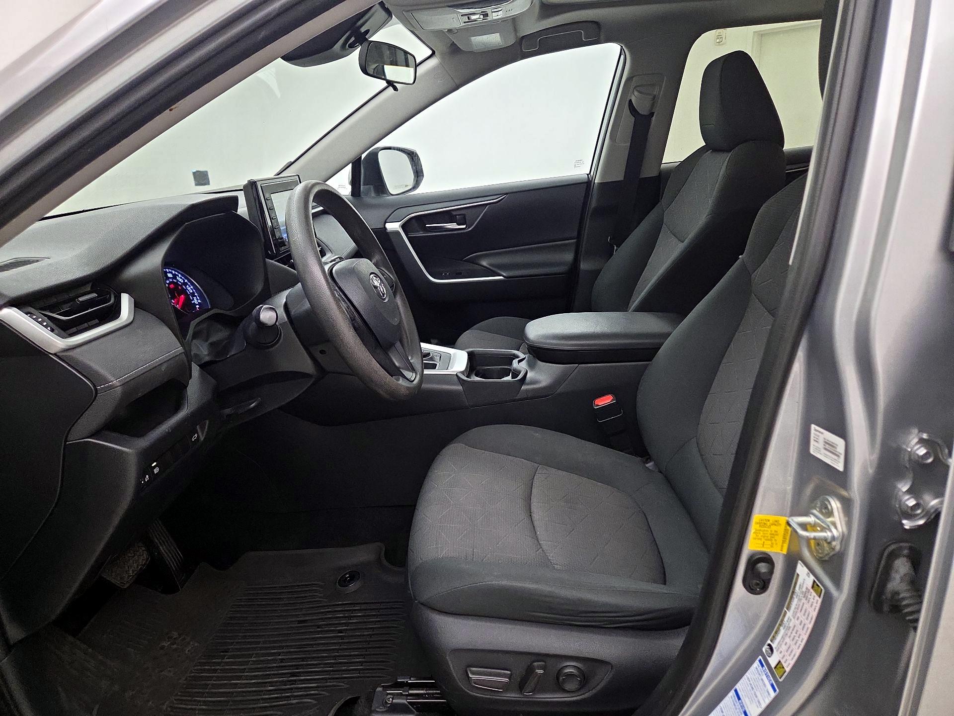 Thumbnail: 2019 Toyota RAV4 - 11