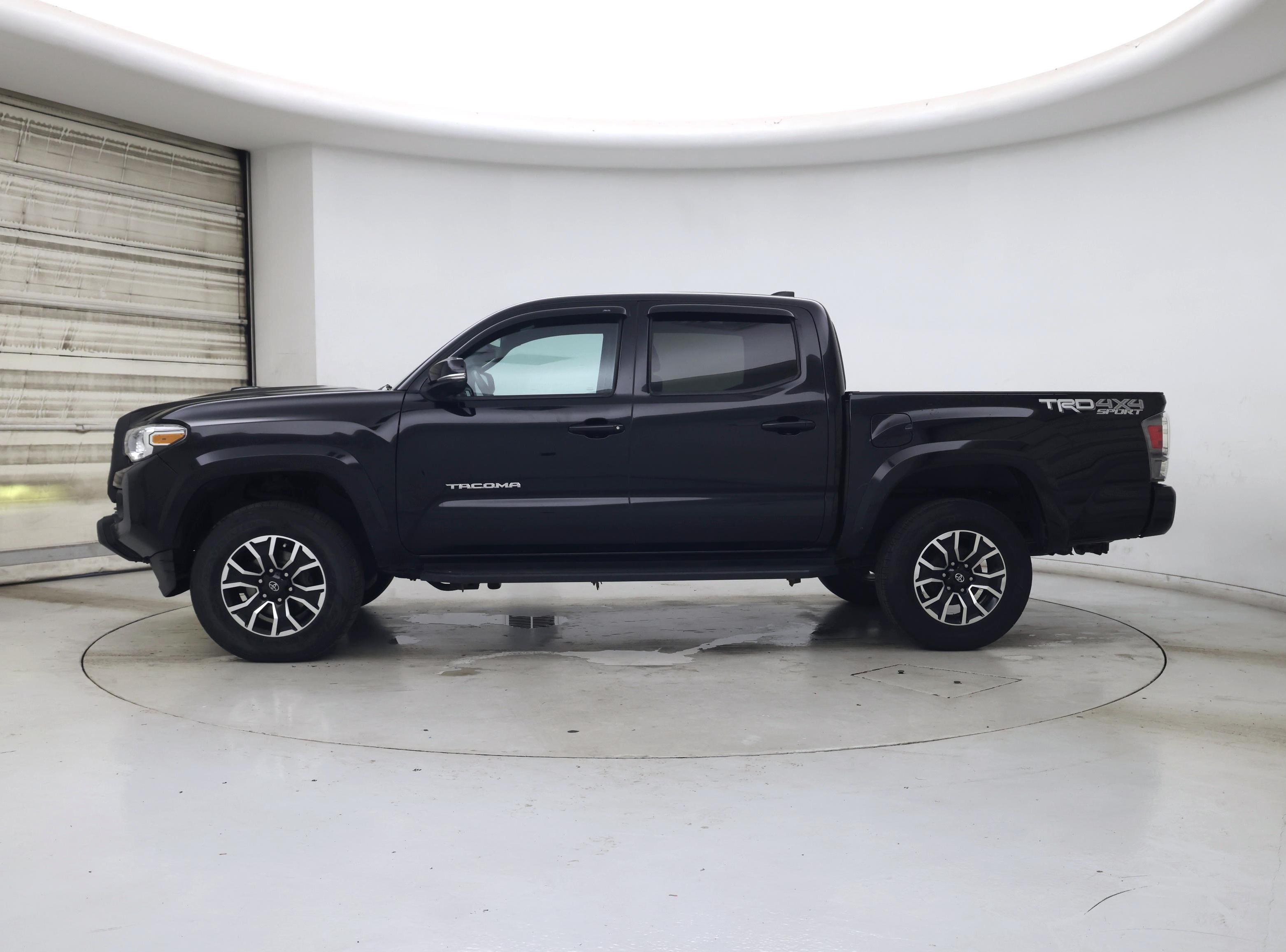 Thumbnail: 2021 Toyota Tacoma - 3