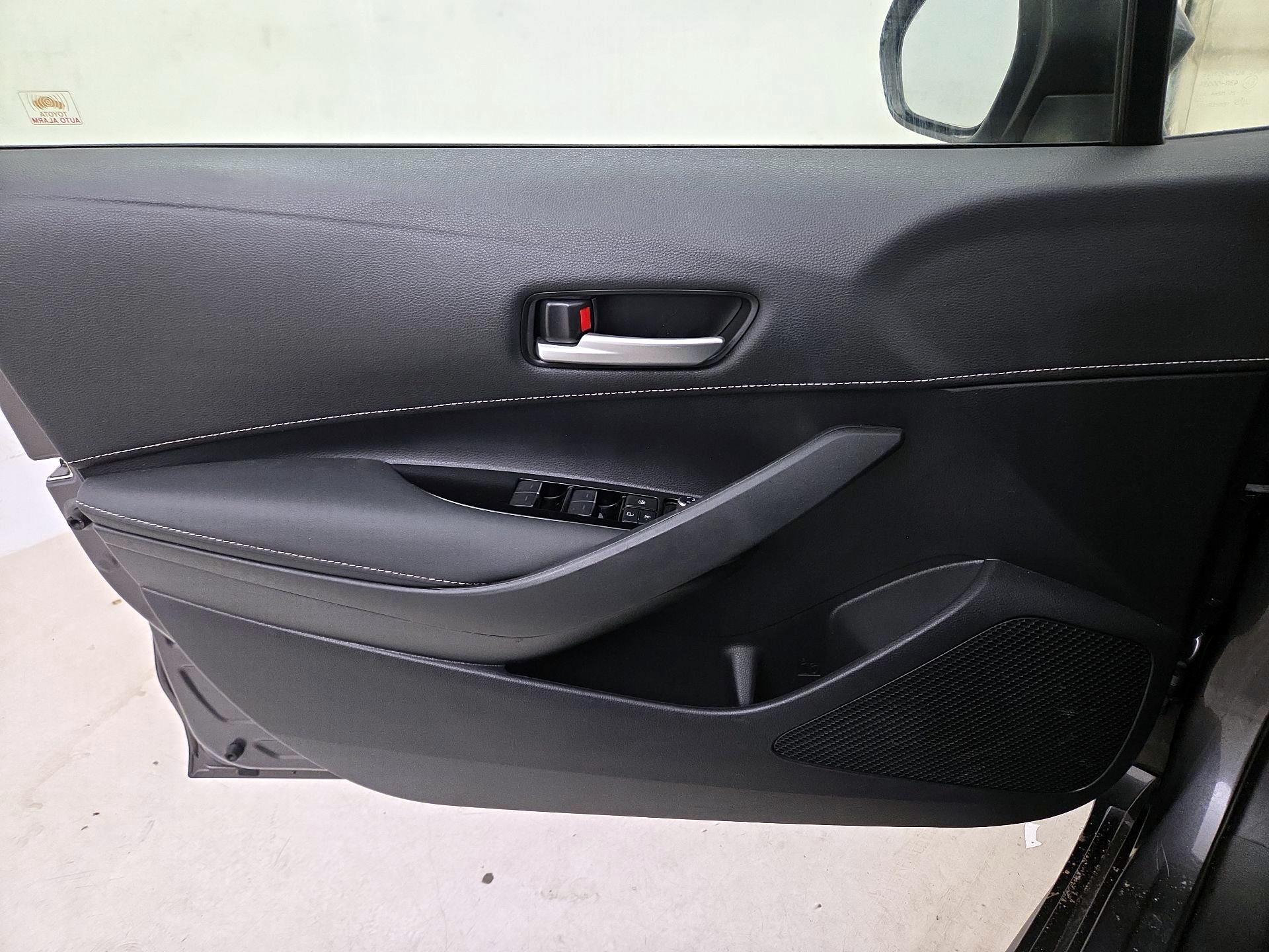 Thumbnail: 2021 Toyota Corolla - 12