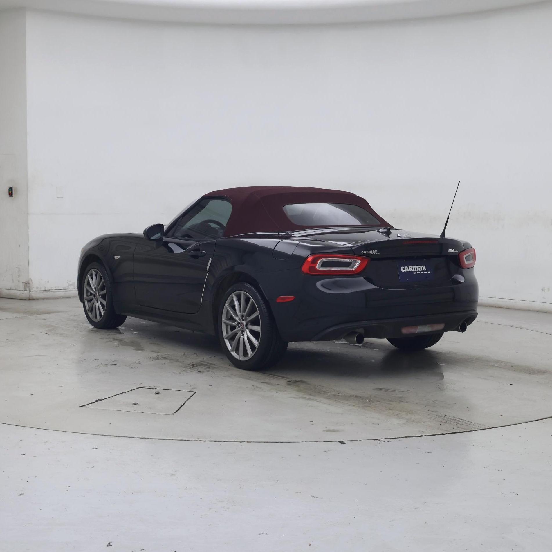 Thumbnail: 2018 Fiat 124 Spider - 2