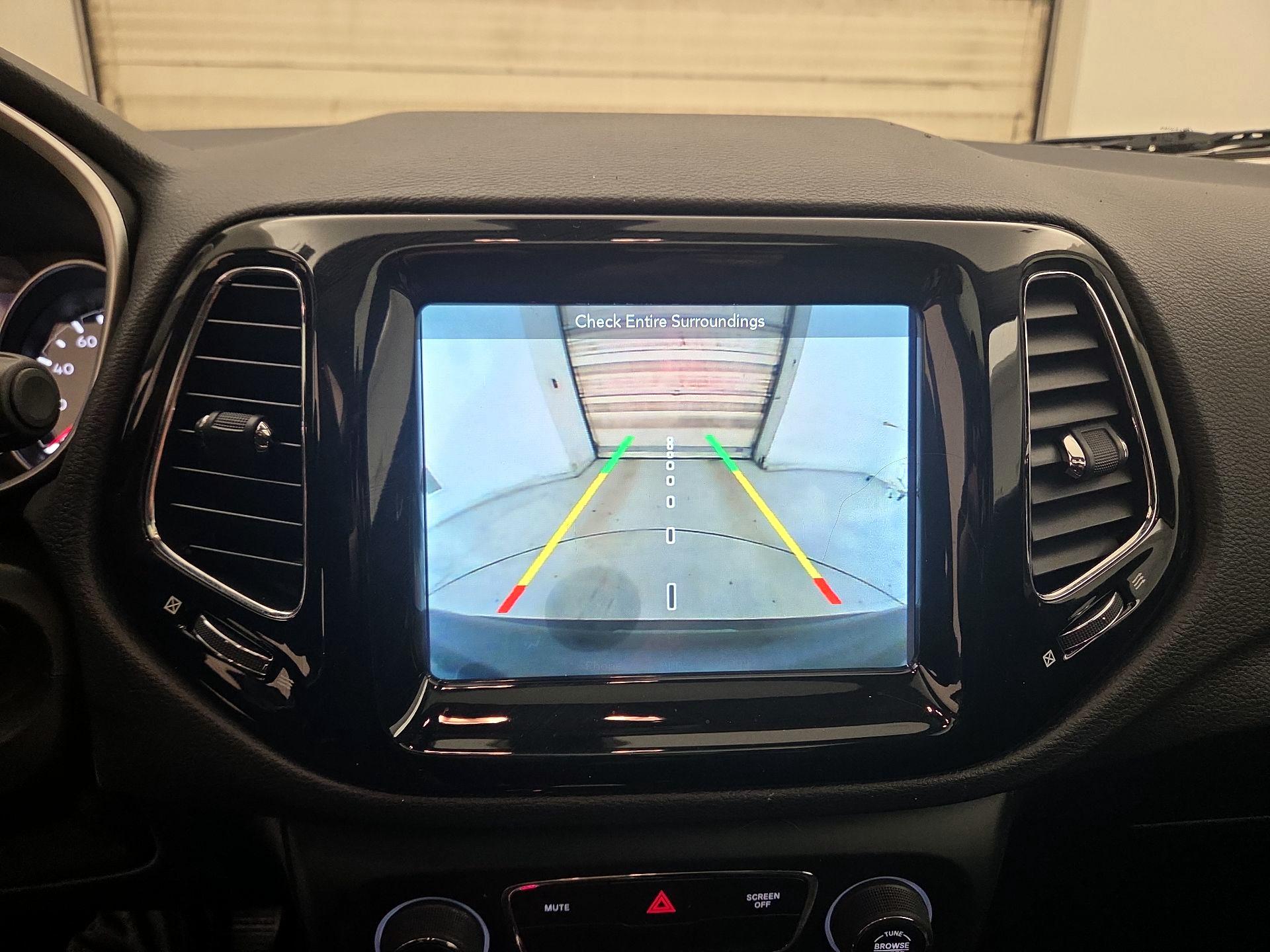 Thumbnail: 2018 Jeep Compass - 15