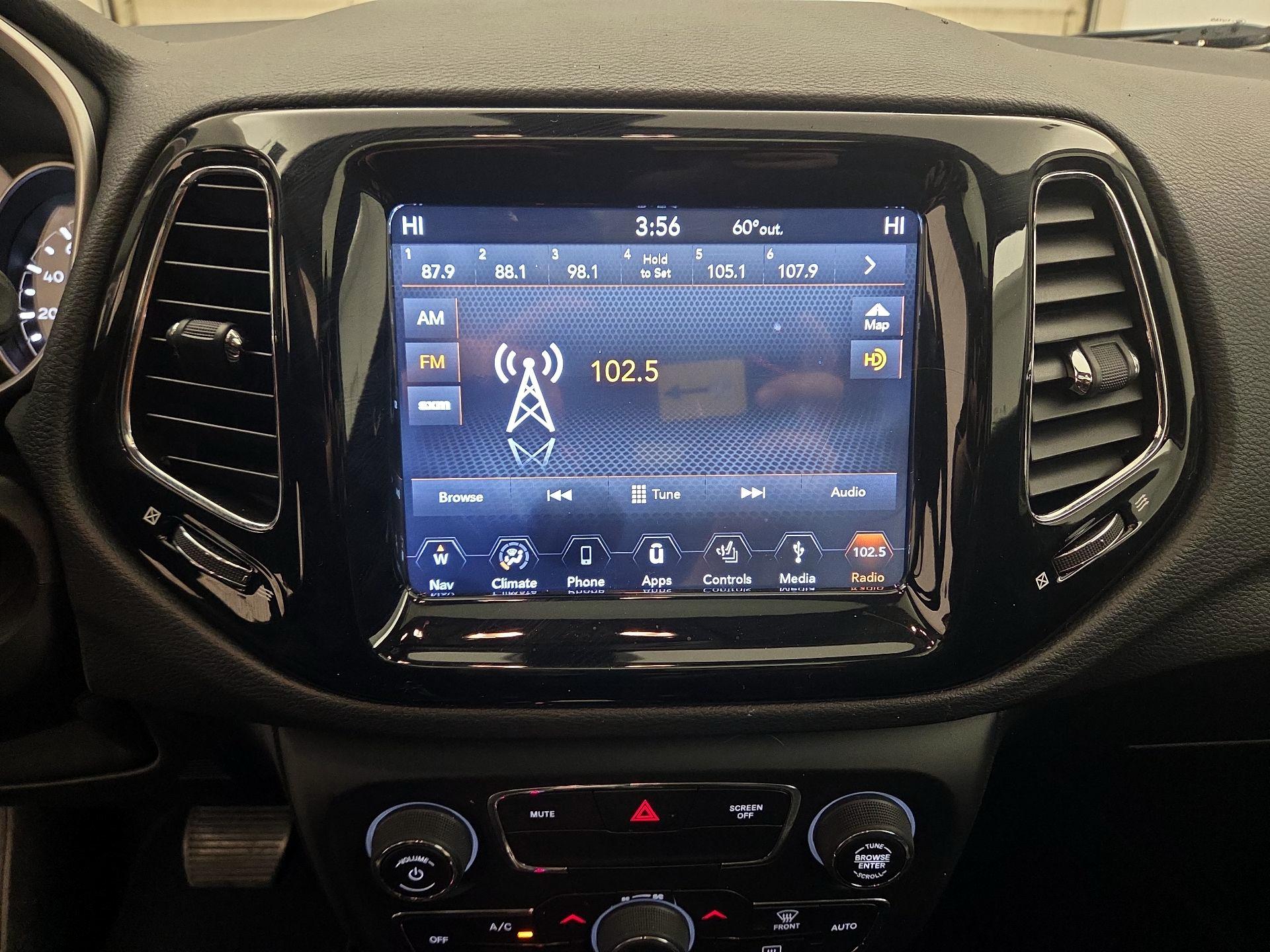 Thumbnail: 2018 Jeep Compass - 16