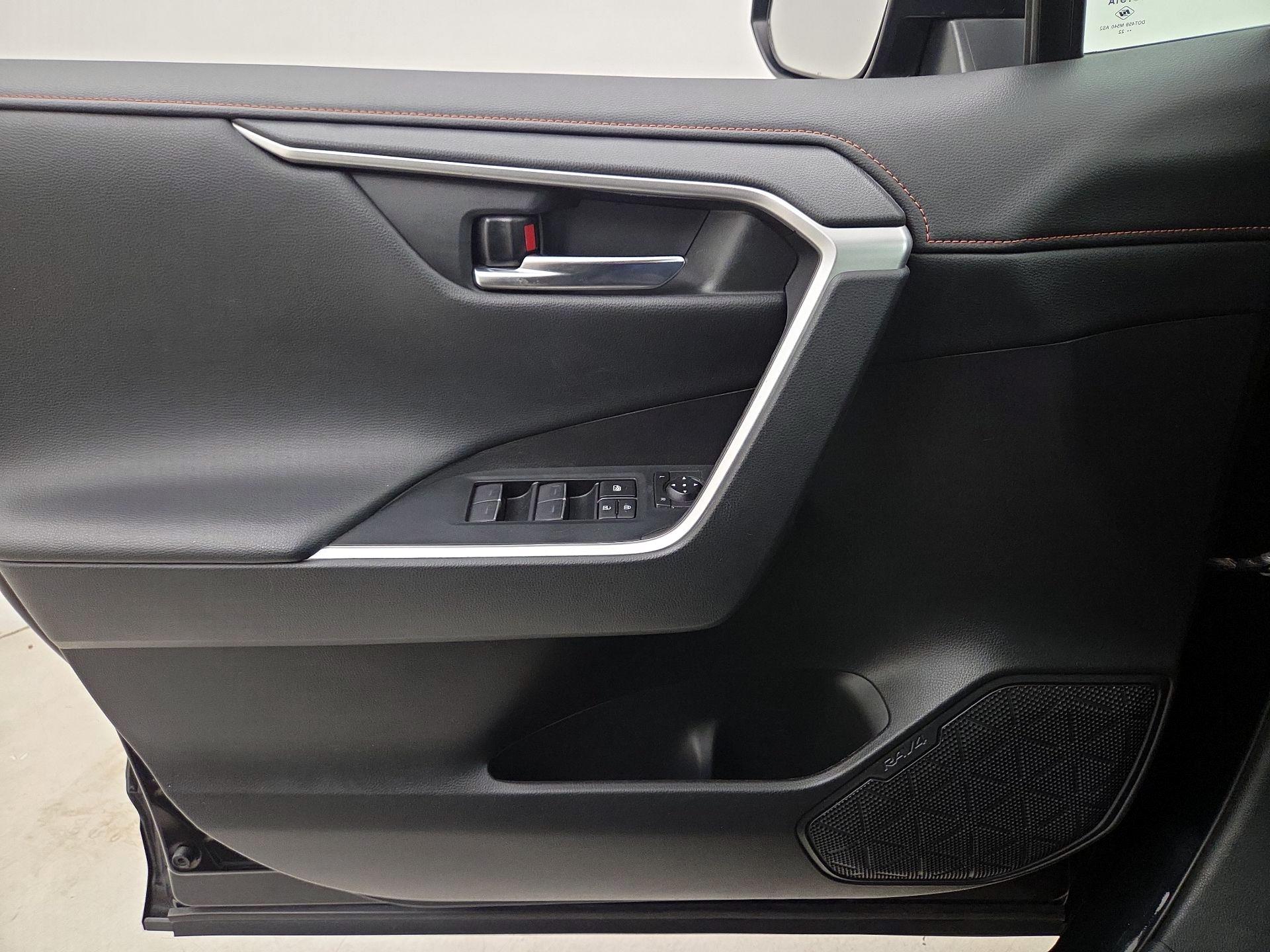 Thumbnail: 2023 Toyota RAV4 - 12