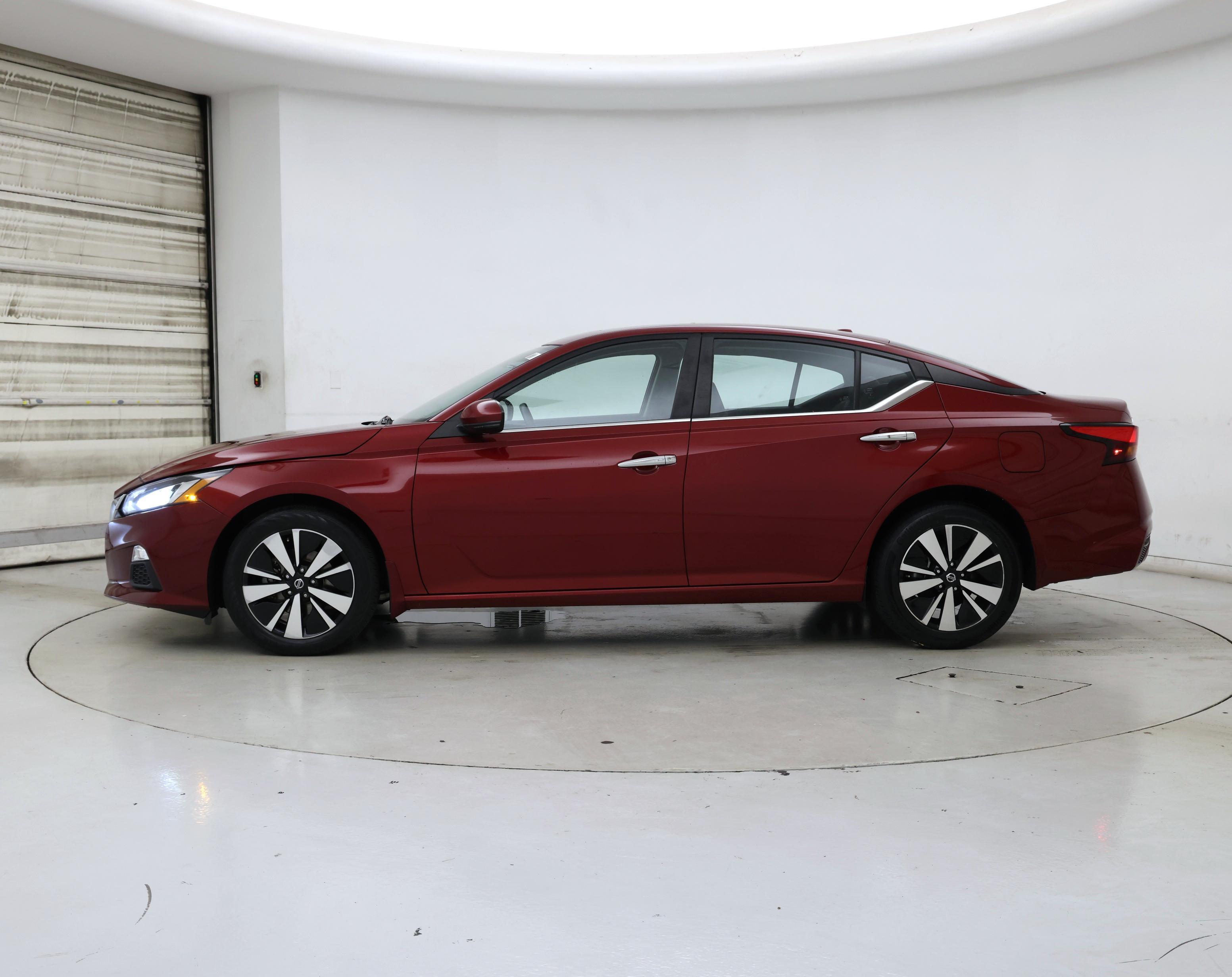 Thumbnail: 2021 Nissan Altima - 3