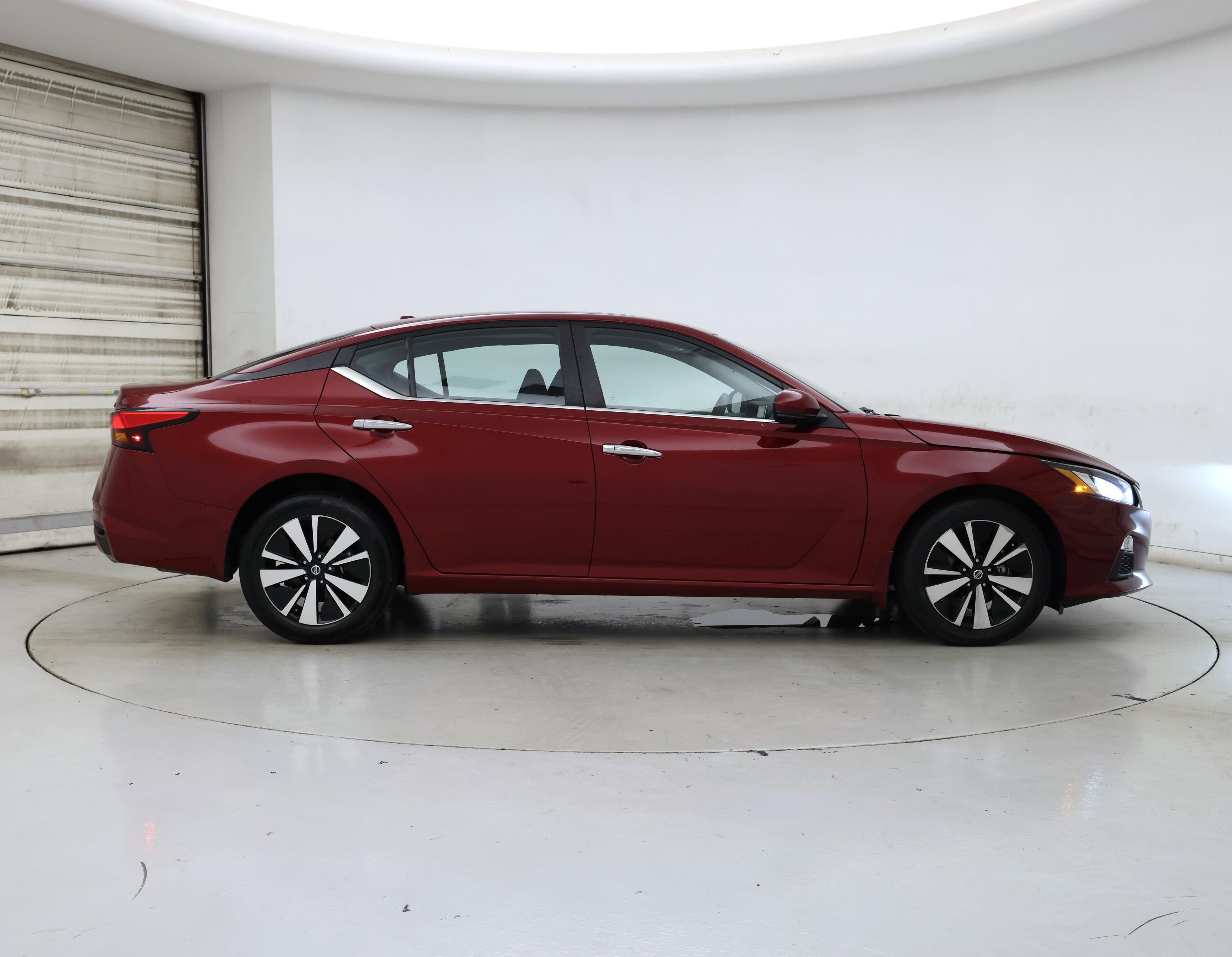 Thumbnail: 2021 Nissan Altima - 7