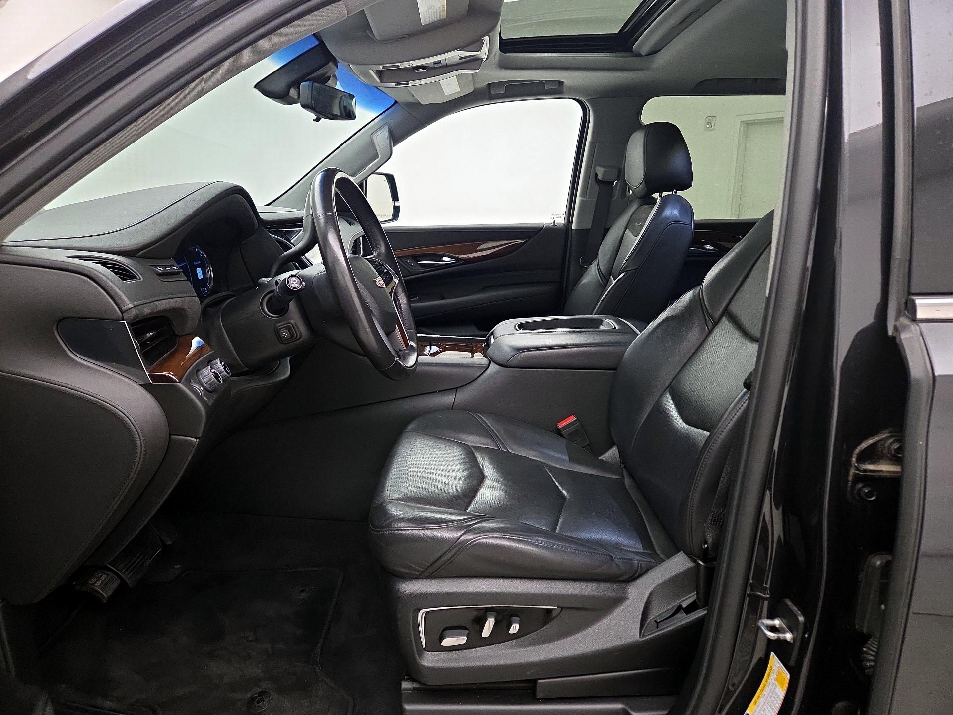Thumbnail: 2019 Cadillac Escalade - 11