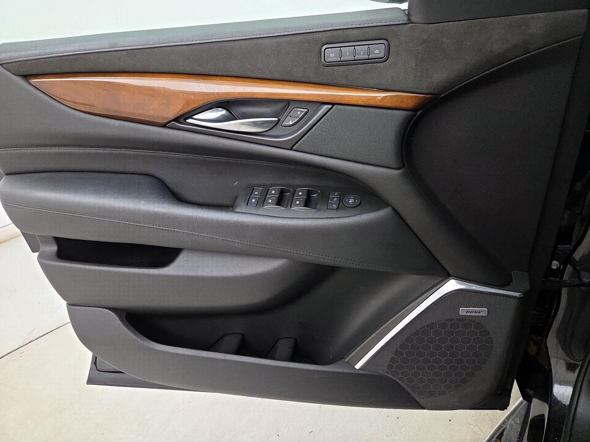 Thumbnail: 2019 Cadillac Escalade - 12