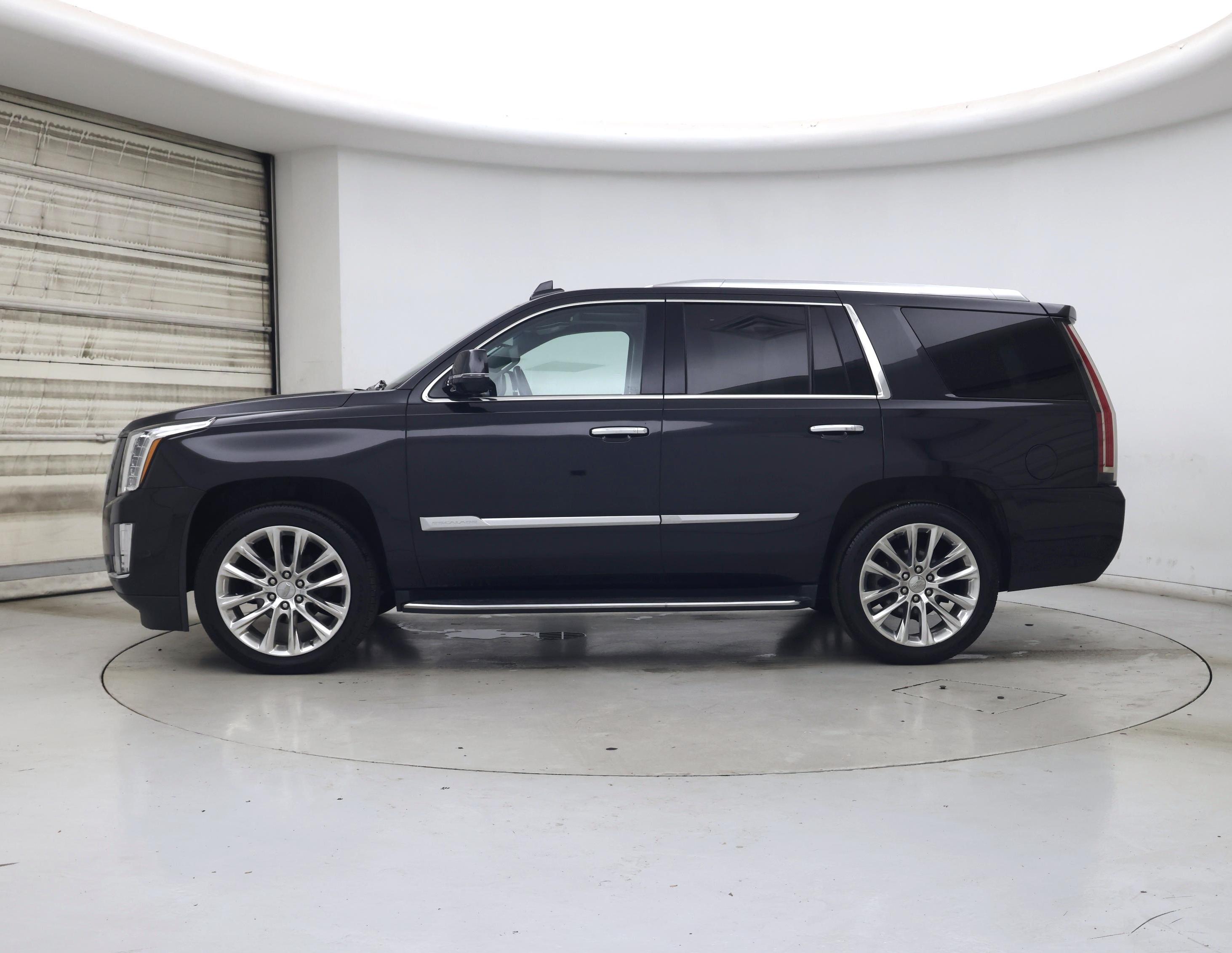 Thumbnail: 2019 Cadillac Escalade - 3