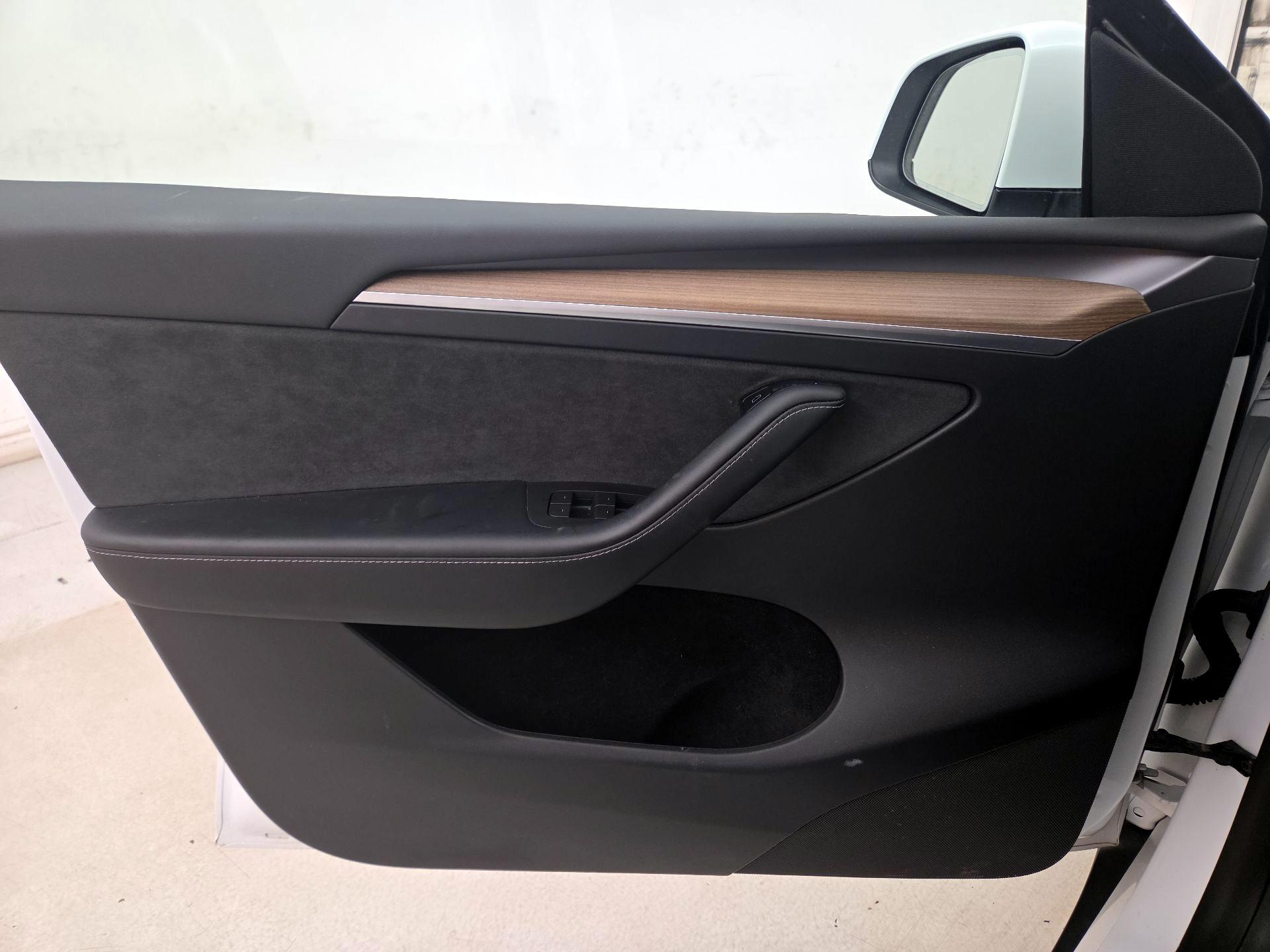 Thumbnail: 2023 Tesla Model Y - 12