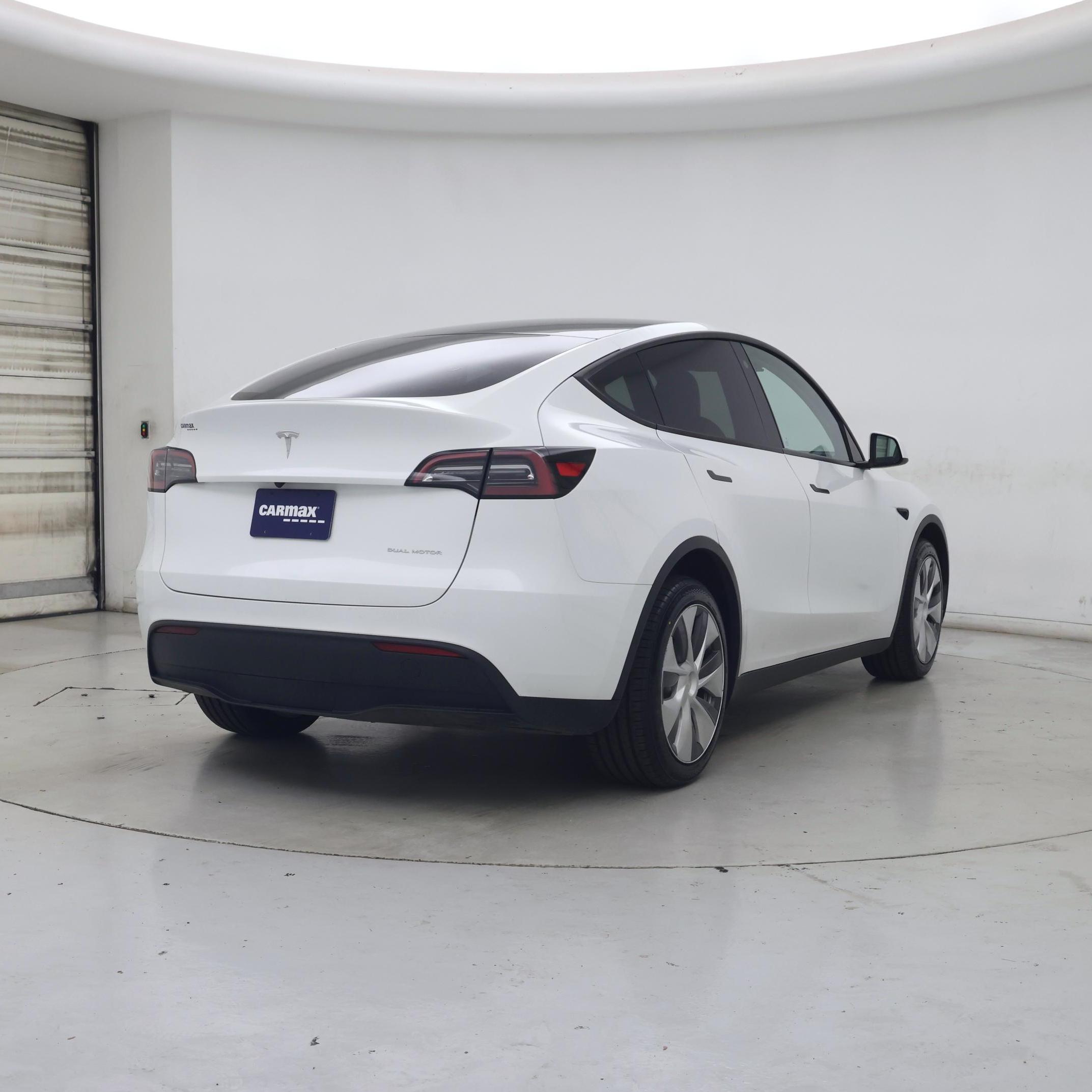Thumbnail: 2023 Tesla Model Y - 8