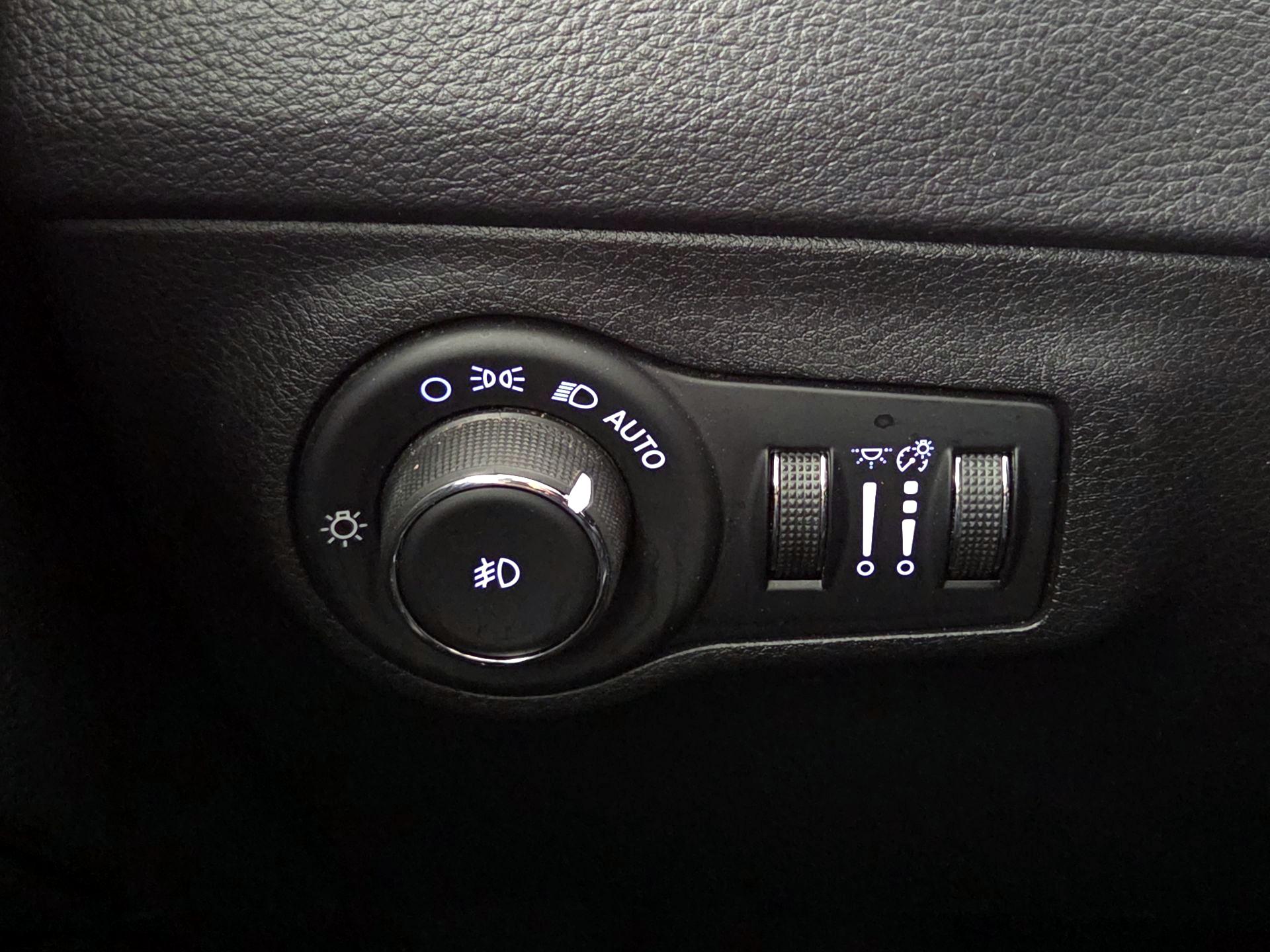 Thumbnail: 2018 Jeep Compass - 13