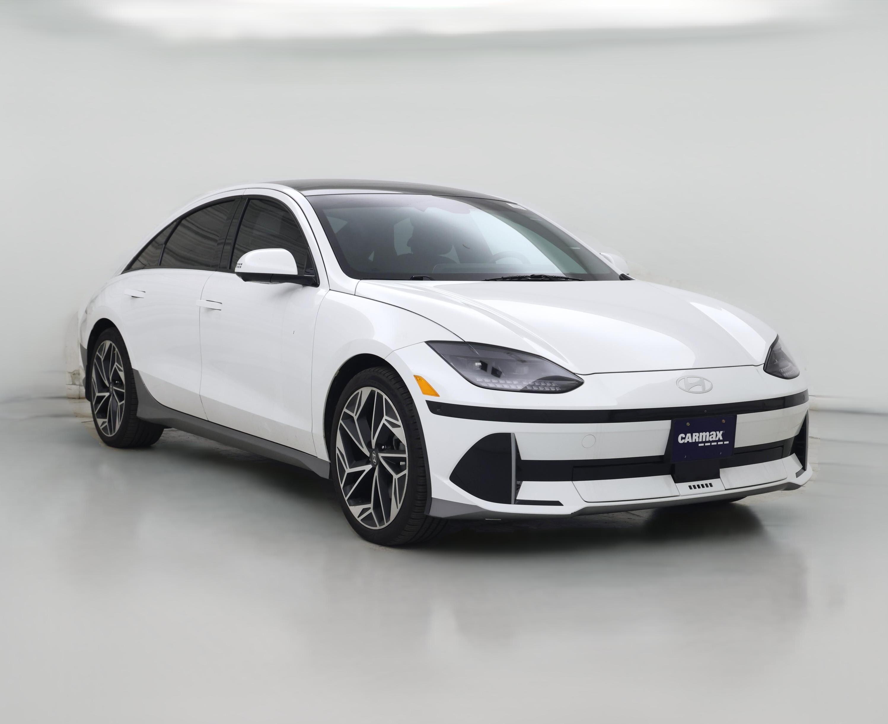Thumbnail: 2023 Hyundai Ioniq 6 - 1