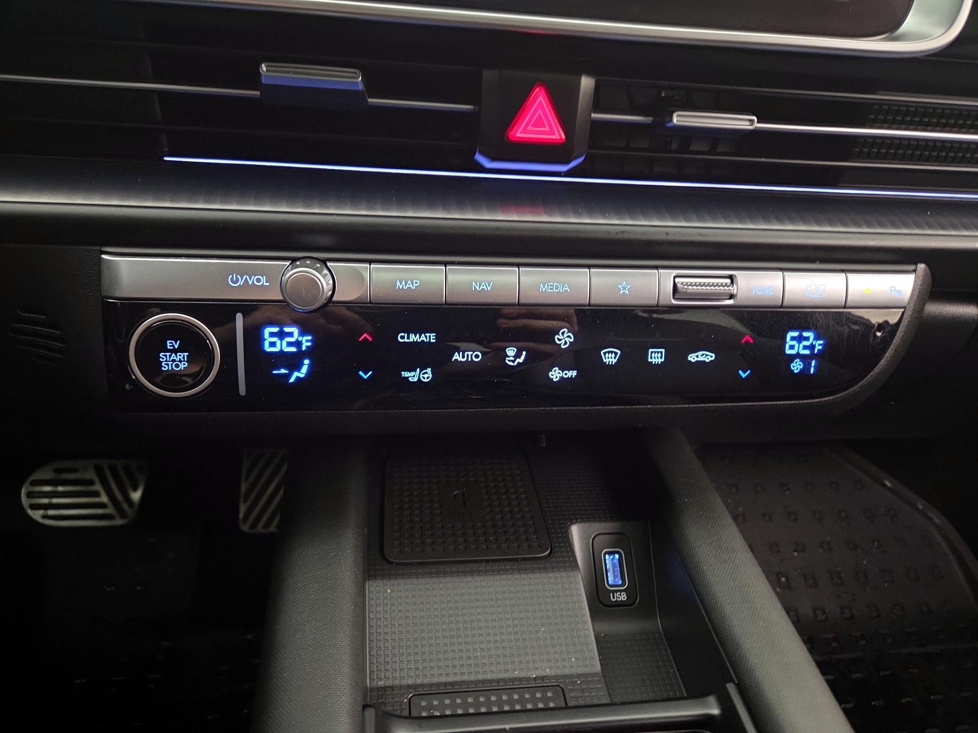 Thumbnail: 2023 Hyundai Ioniq 6 - 17
