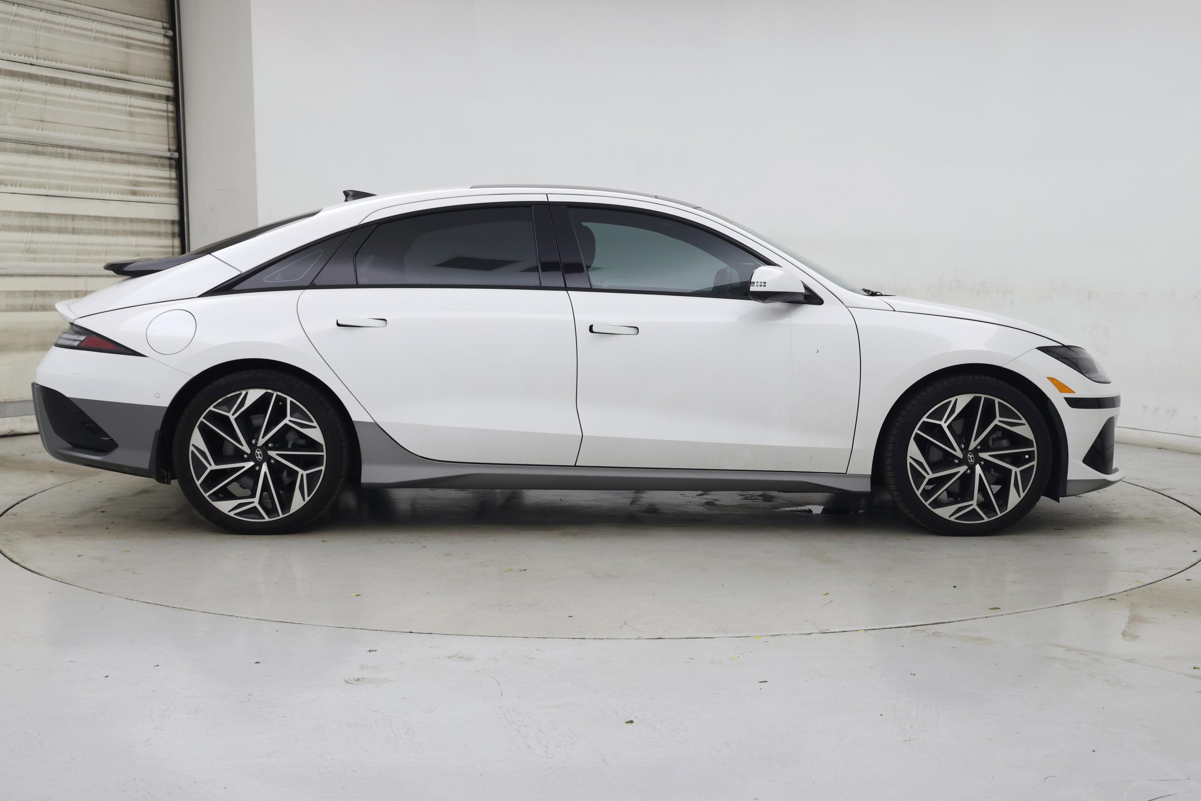 Thumbnail: 2023 Hyundai Ioniq 6 - 7