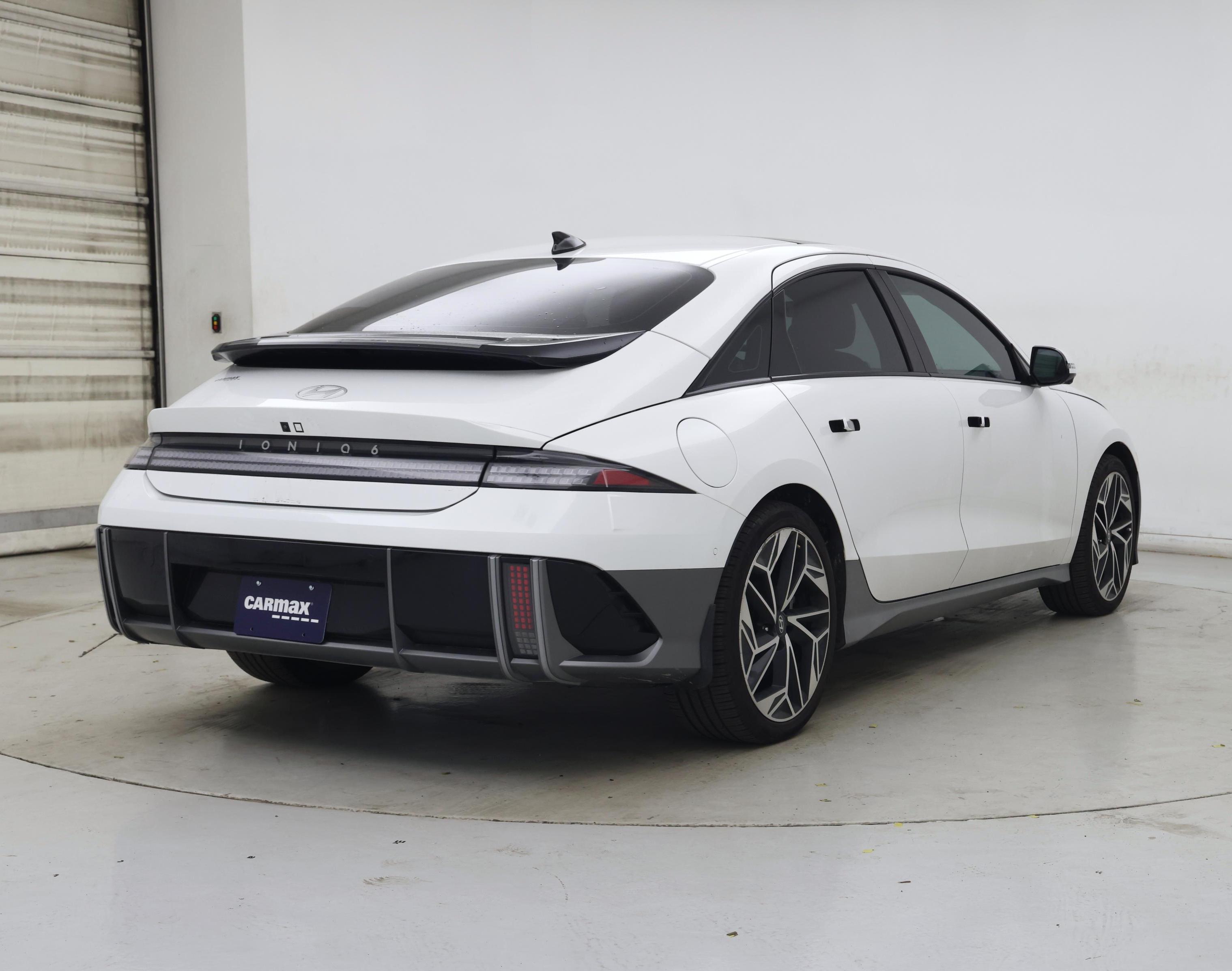 Thumbnail: 2023 Hyundai Ioniq 6 - 8