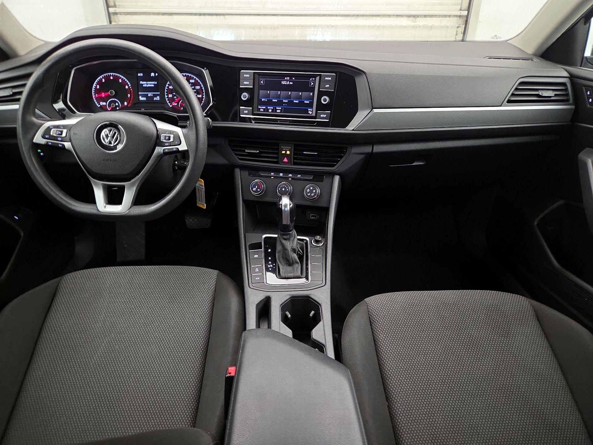 Thumbnail: 2019 Volkswagen Jetta - 9