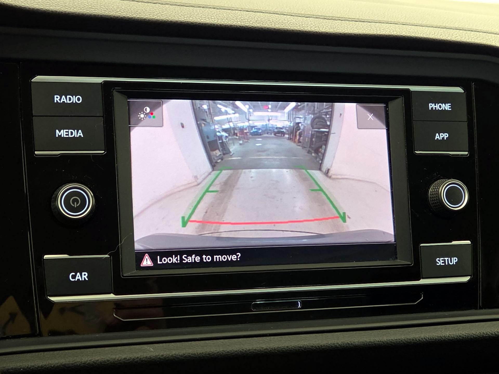 Thumbnail: 2019 Volkswagen Jetta - 14