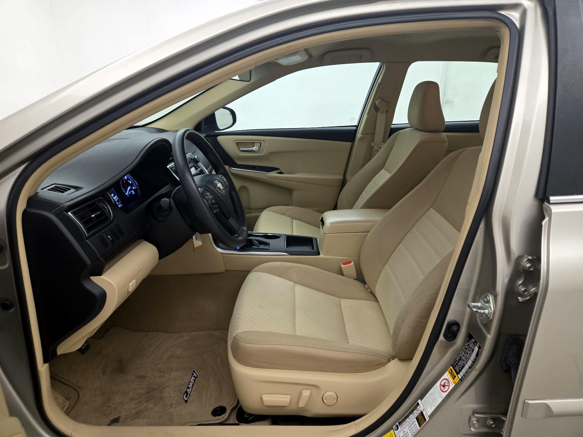 Thumbnail: 2016 Toyota Camry - 11