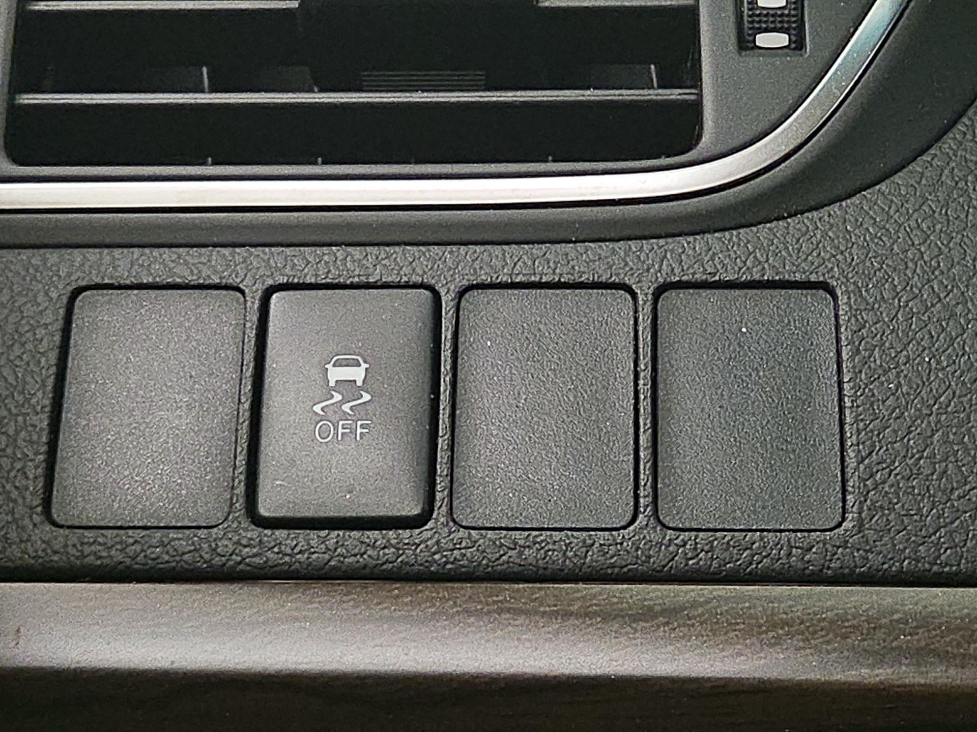 Thumbnail: 2016 Toyota Camry - 13