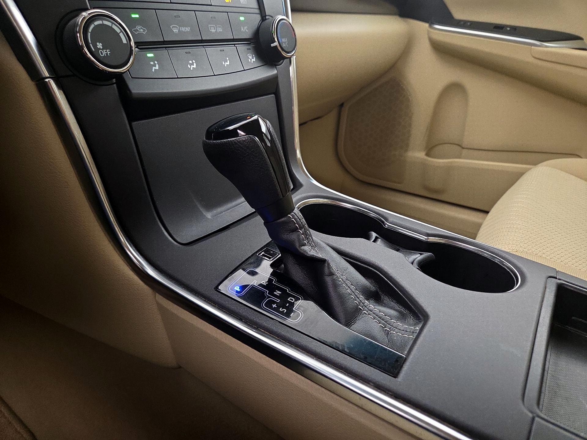 Thumbnail: 2016 Toyota Camry - 17