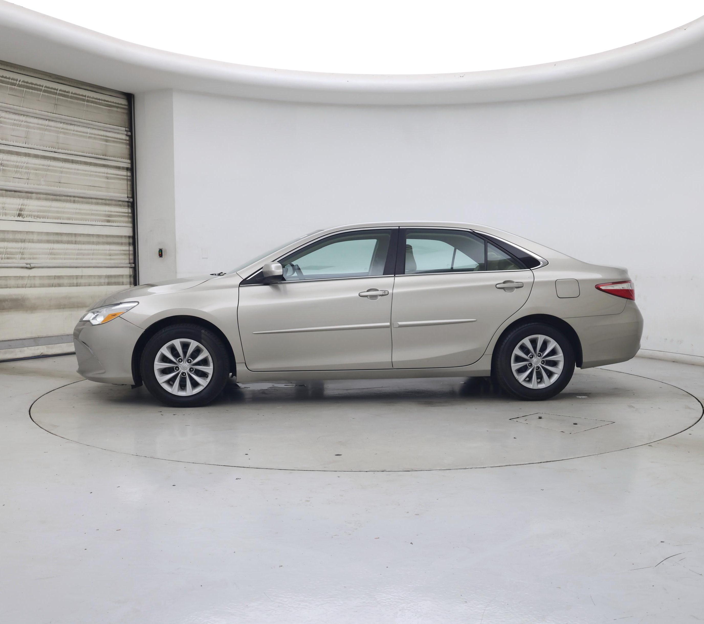 Thumbnail: 2016 Toyota Camry - 3