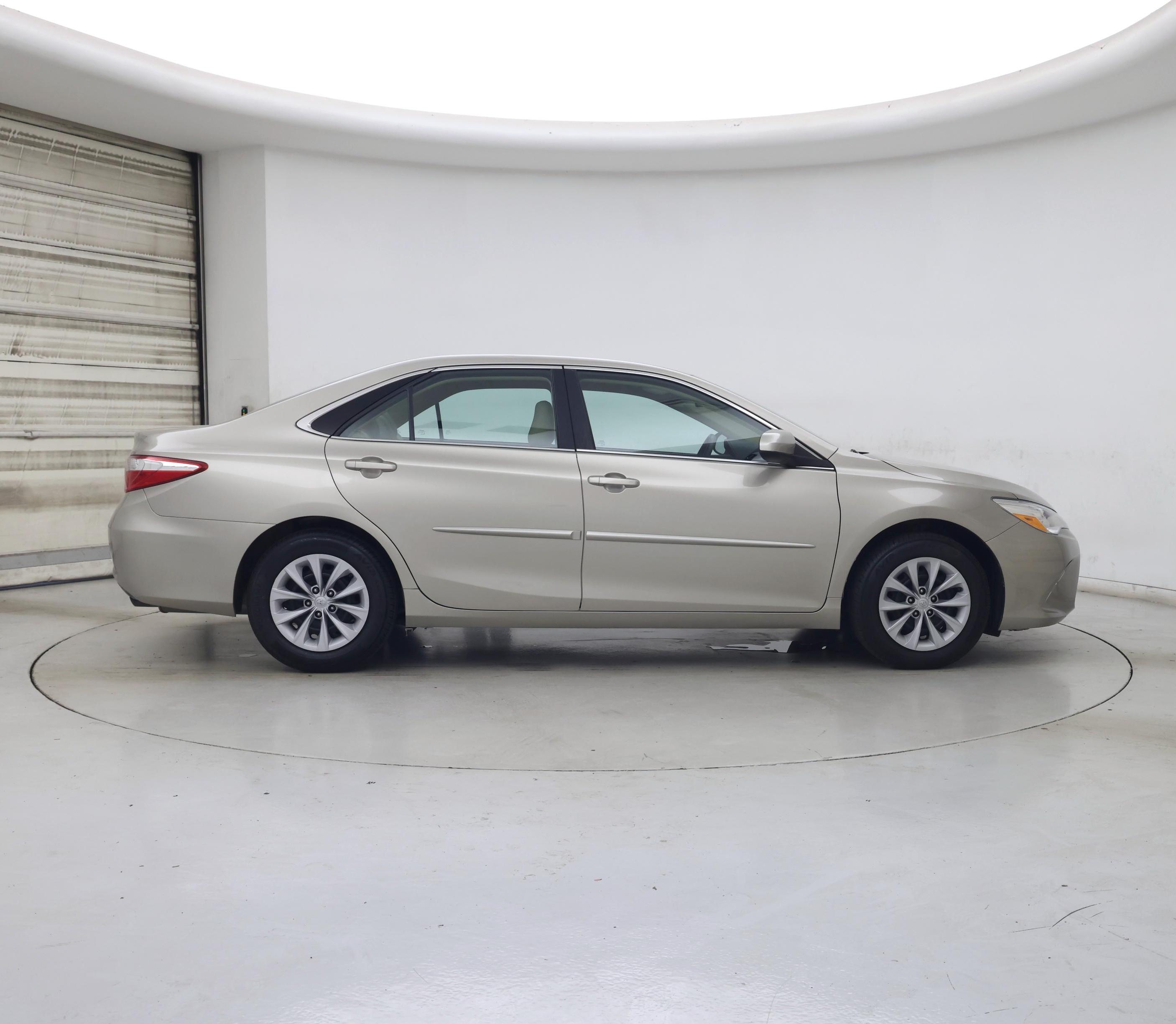 Thumbnail: 2016 Toyota Camry - 7