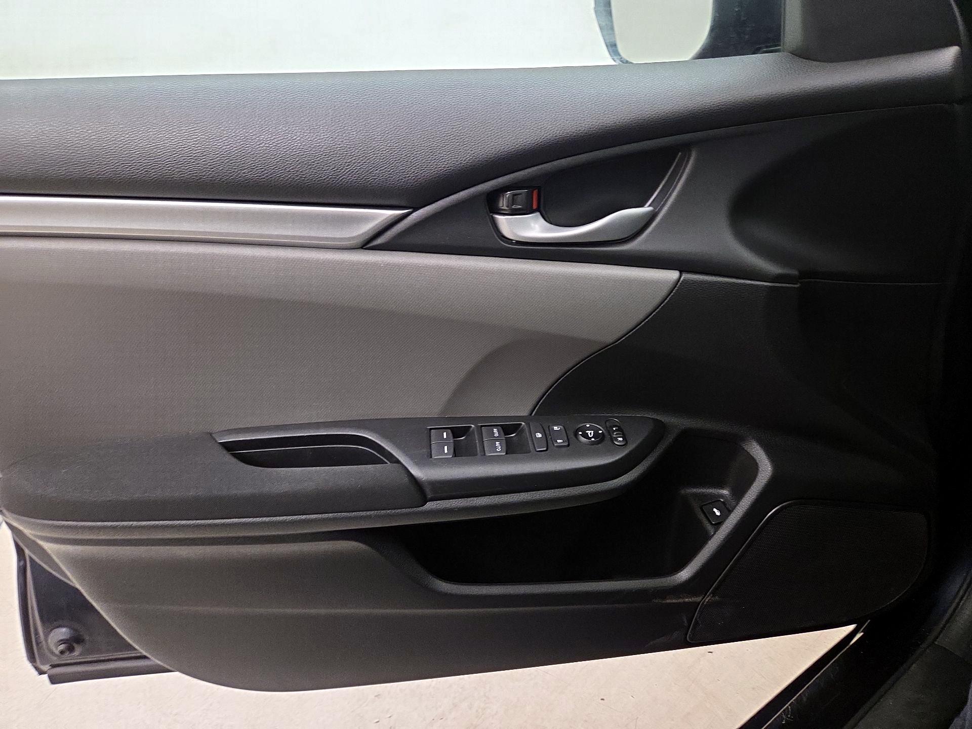 Thumbnail: 2019 Honda Civic - 12