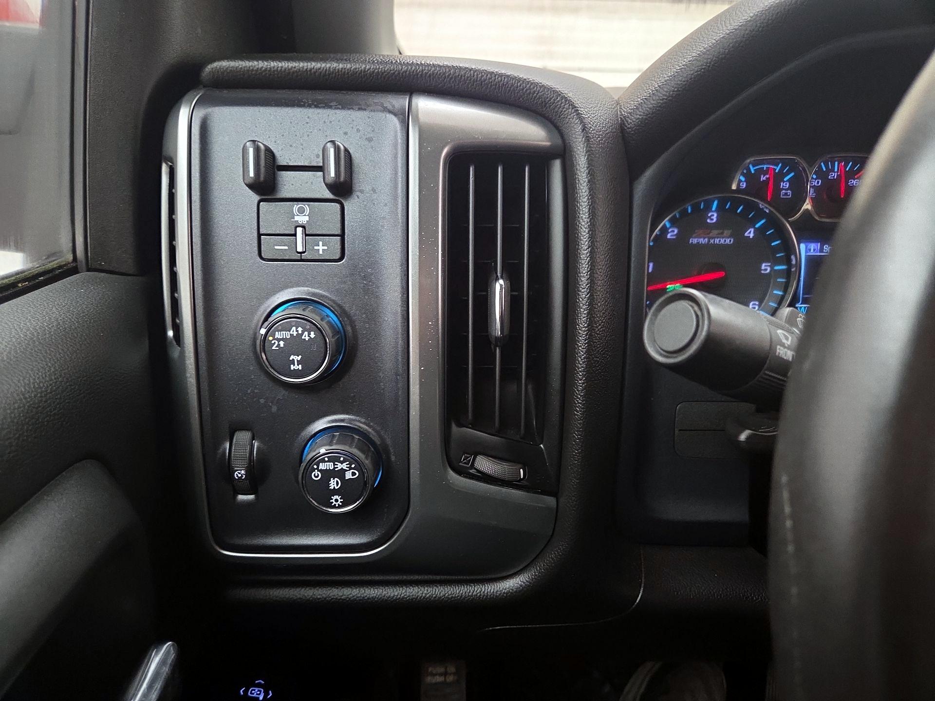 Thumbnail: 2018 Chevrolet Silverado 1500 - 13