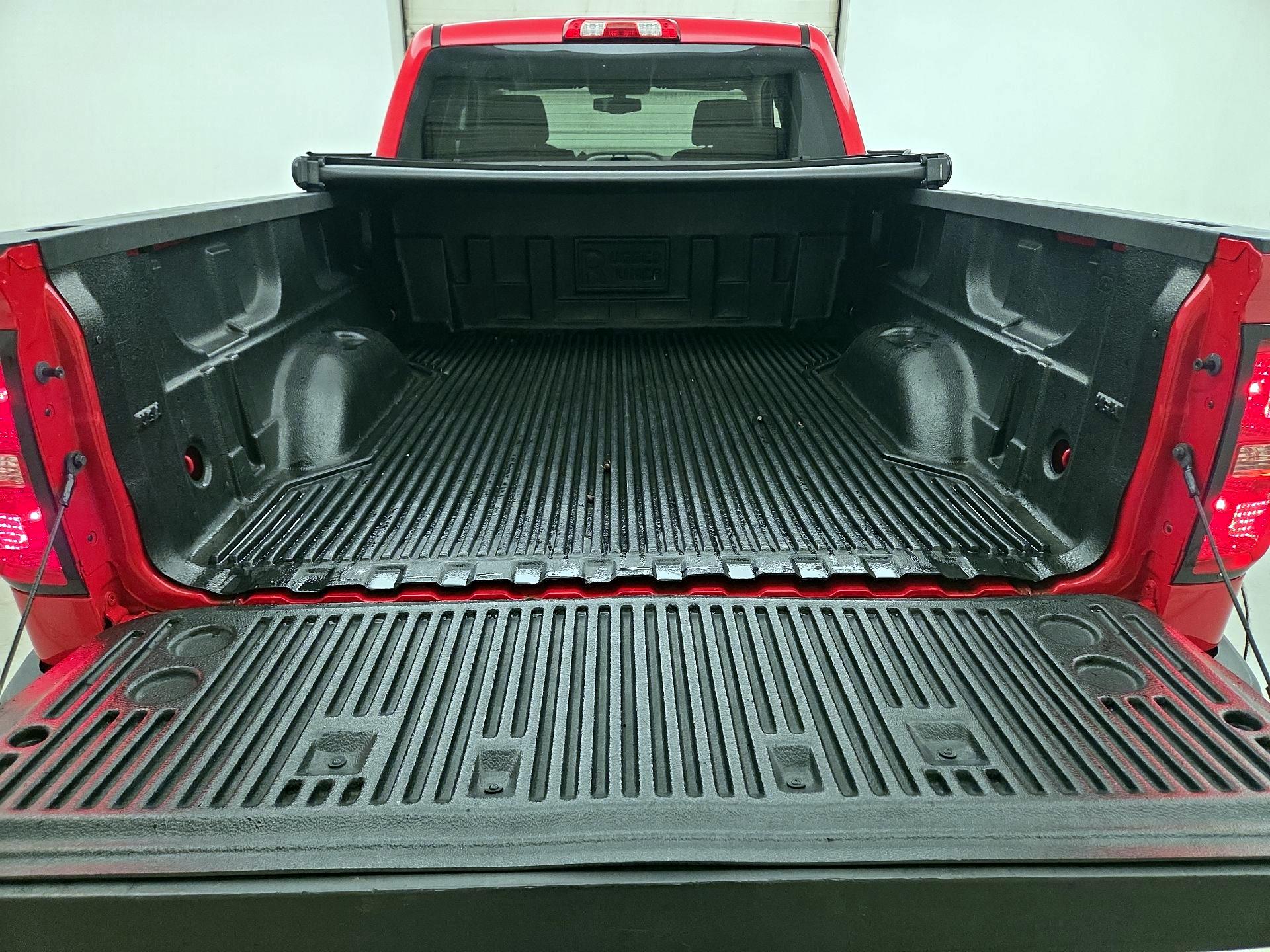 Thumbnail: 2018 Chevrolet Silverado 1500 - 20