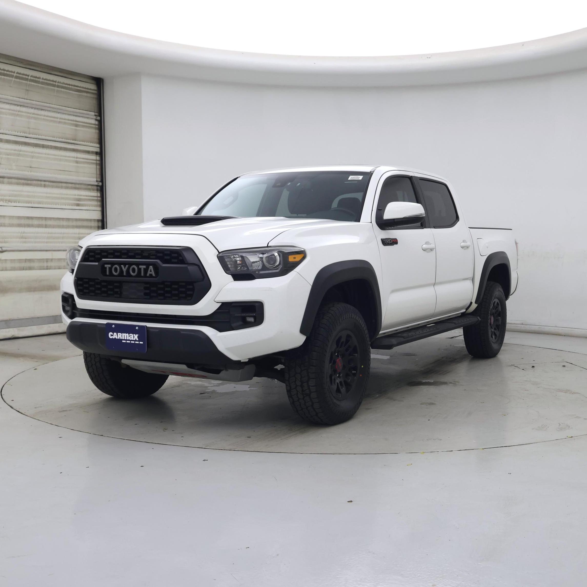 Thumbnail: 2019 Toyota Tacoma - 4