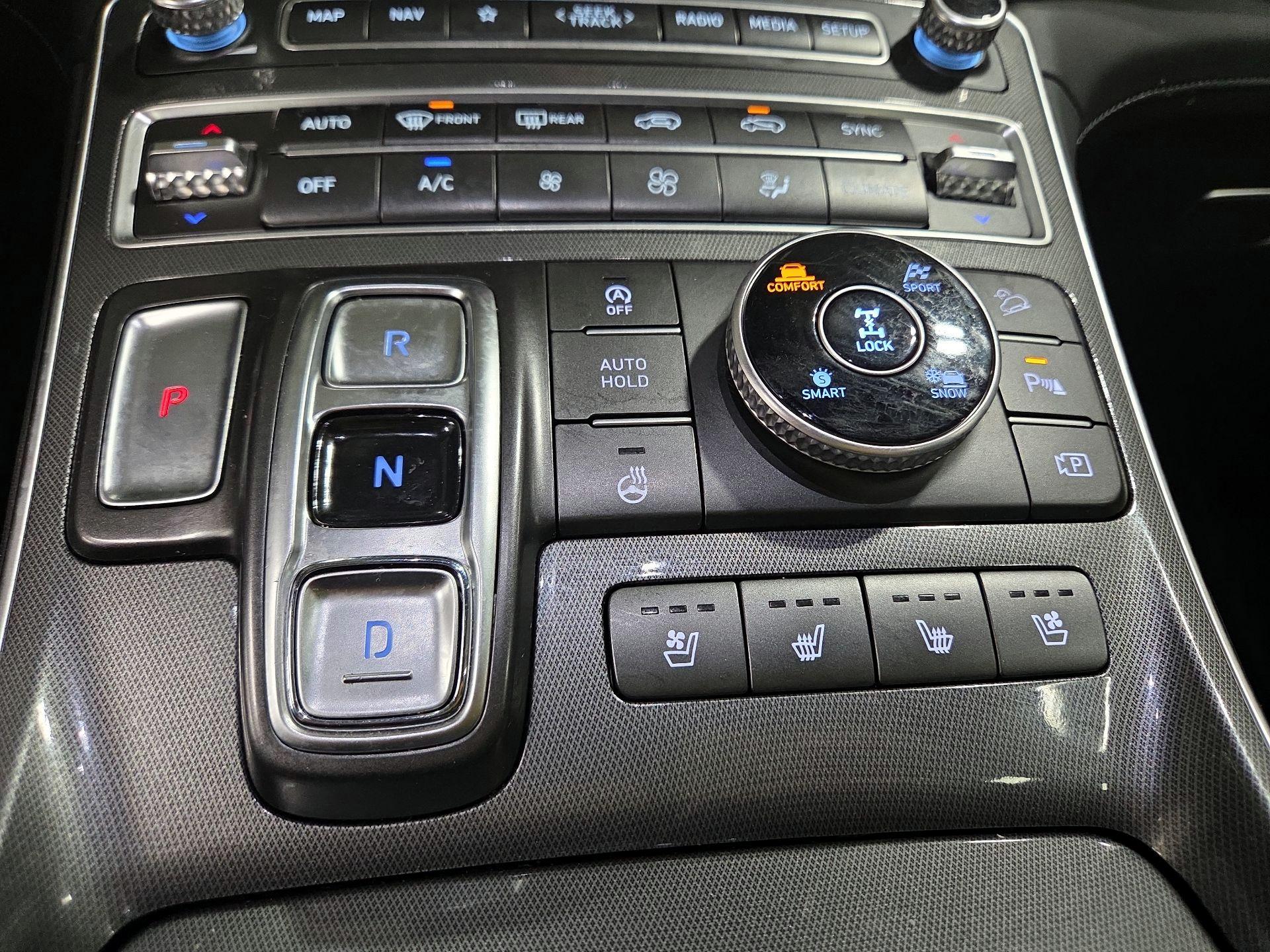Thumbnail: 2023 Hyundai Santa Fe - 18