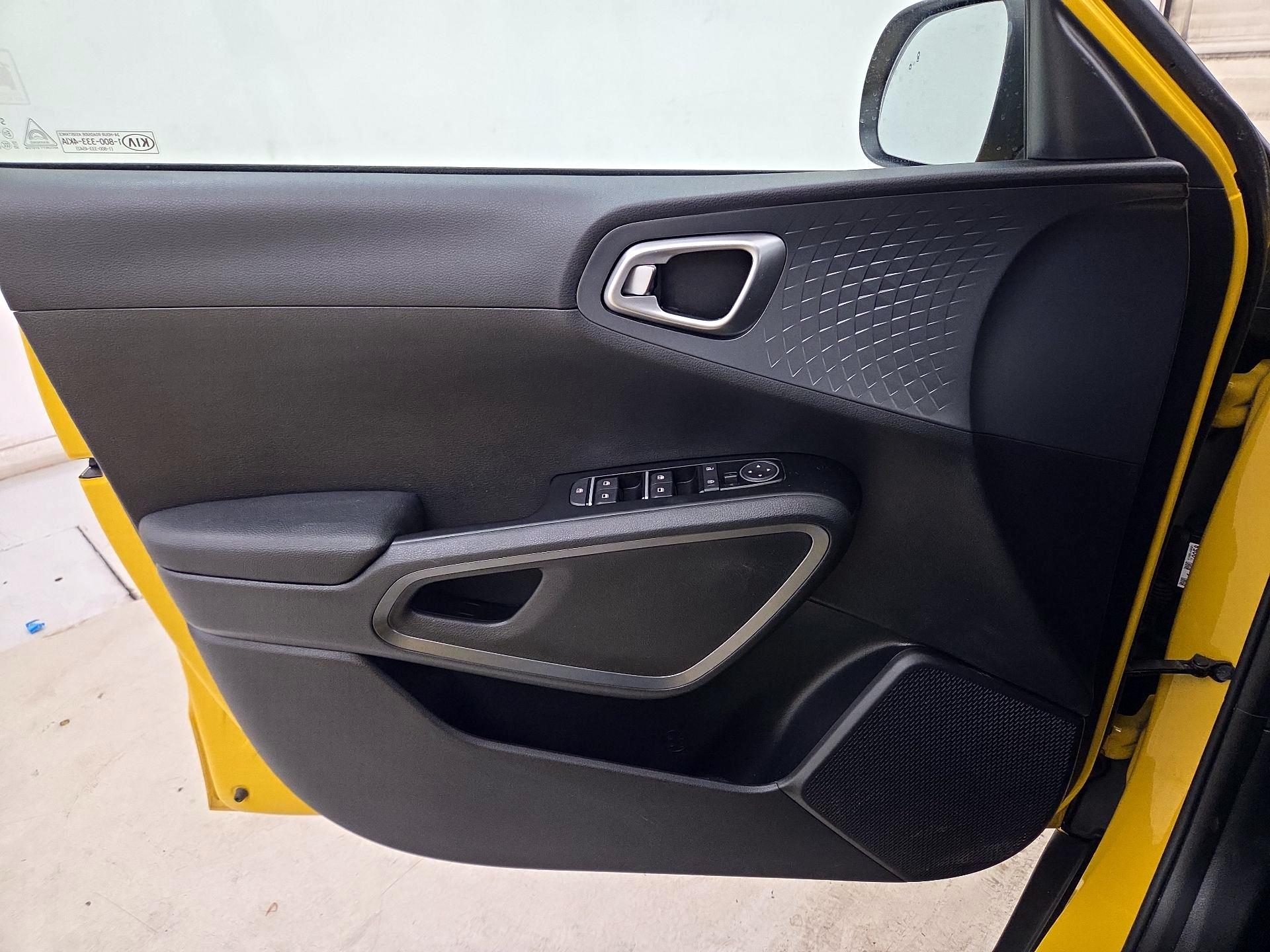 Thumbnail: 2020 Kia Soul - 12