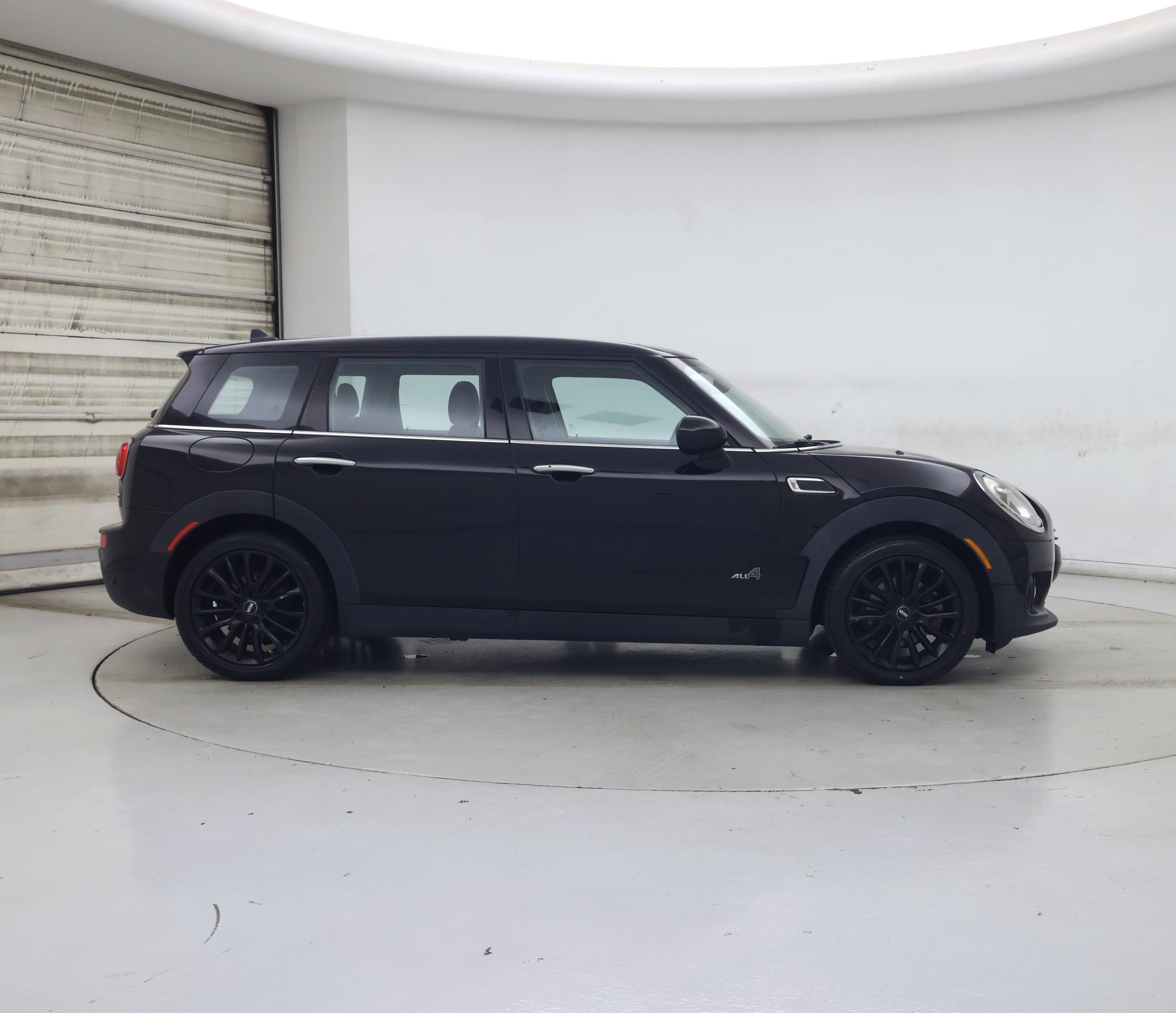 Thumbnail: 2017 MINI Cooper Clubman - 7