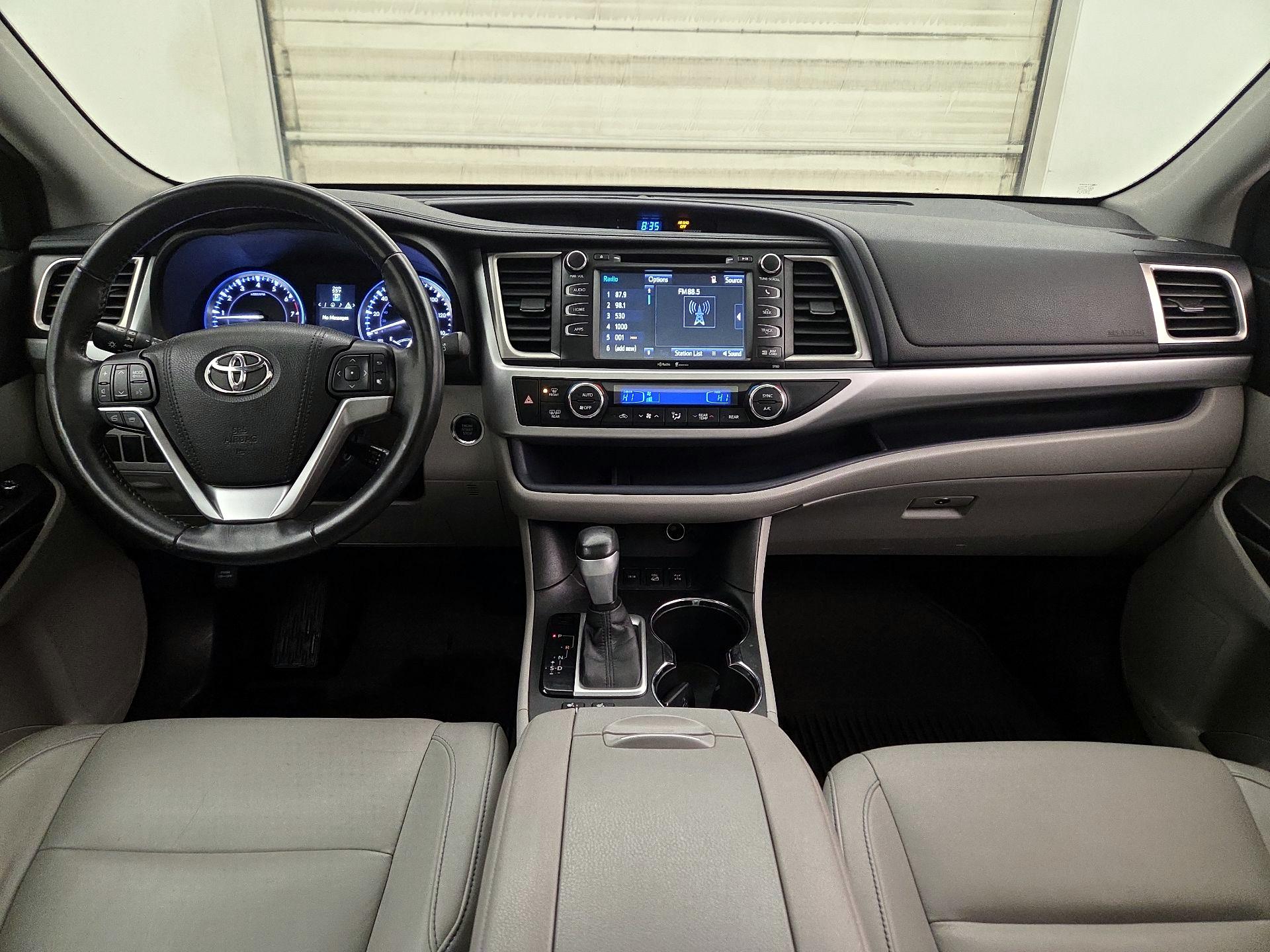 Thumbnail: 2015 Toyota Highlander - 9