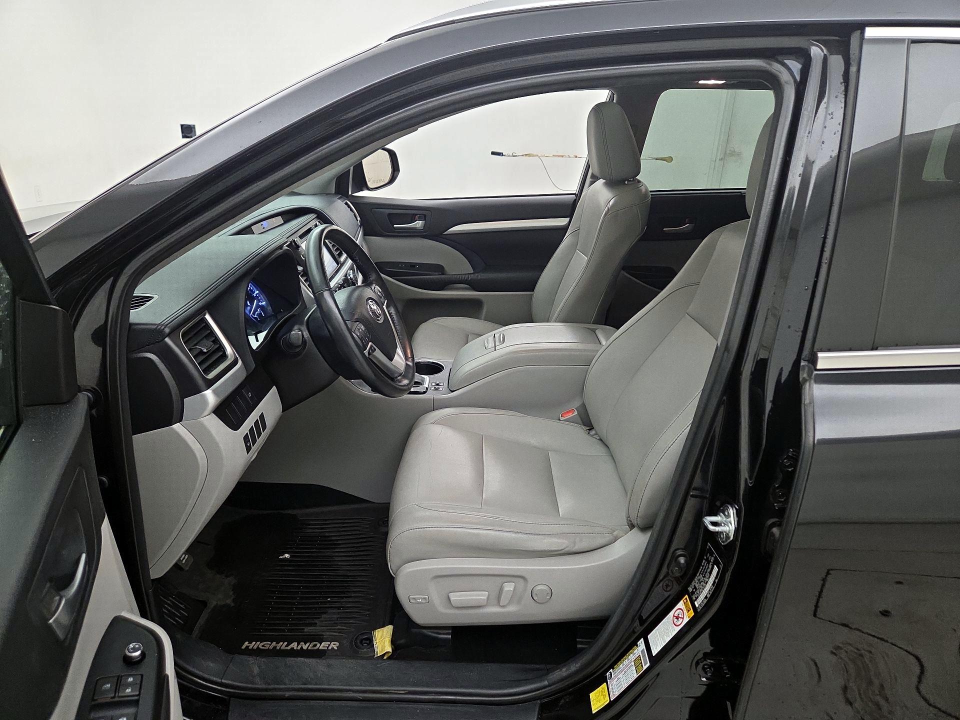 Thumbnail: 2015 Toyota Highlander - 11