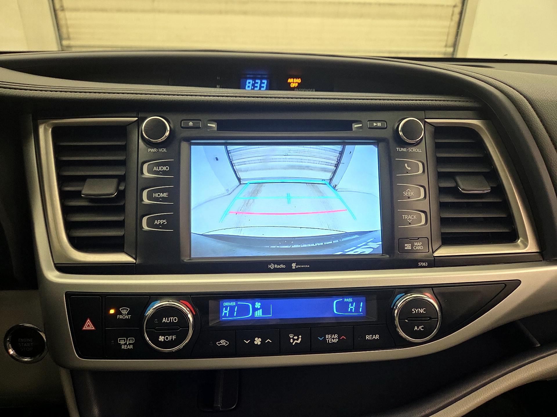 Thumbnail: 2015 Toyota Highlander - 14