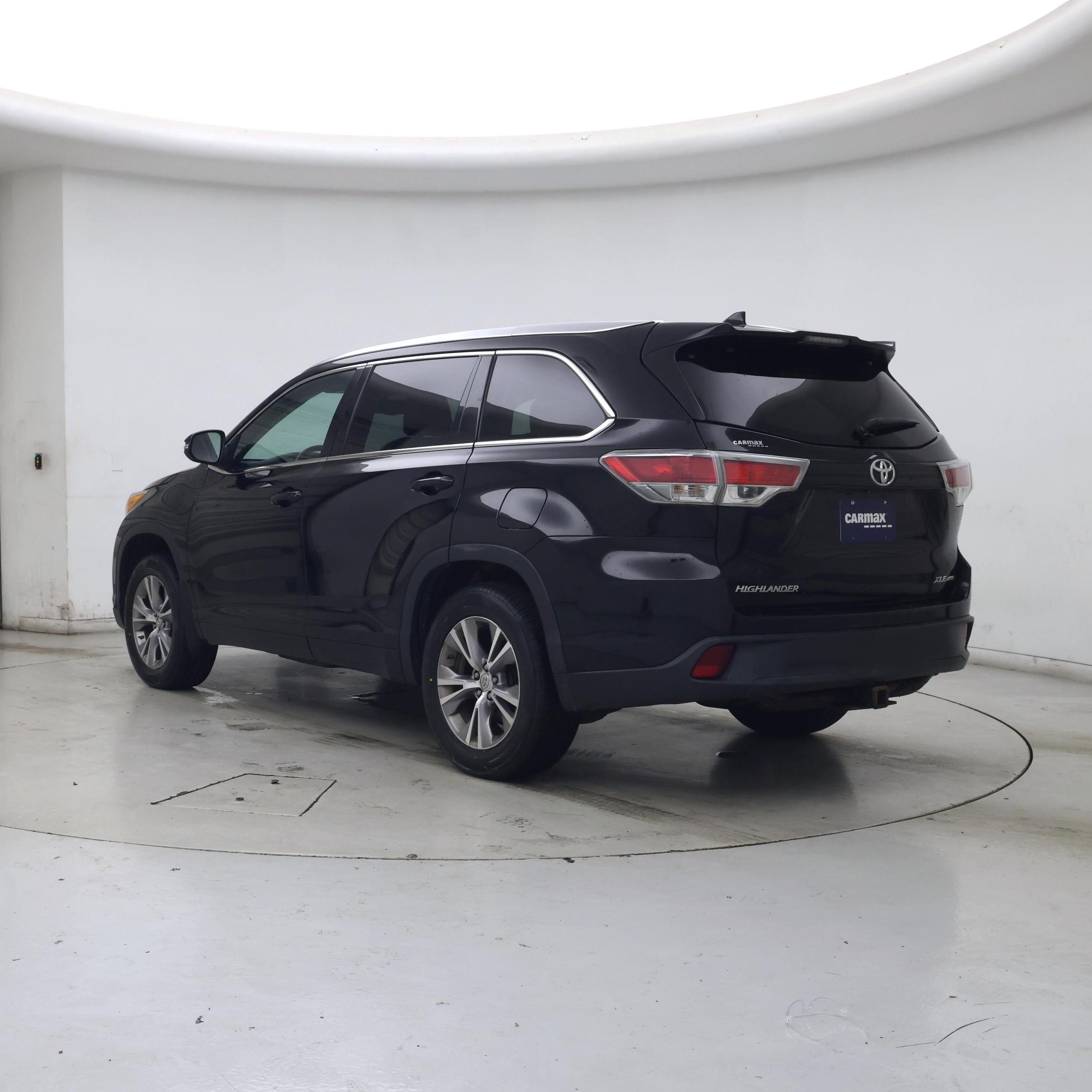Thumbnail: 2015 Toyota Highlander - 2