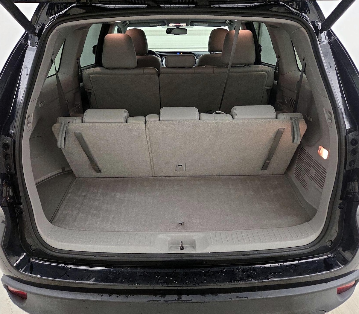 Trunk/Cargo (Seats Up)