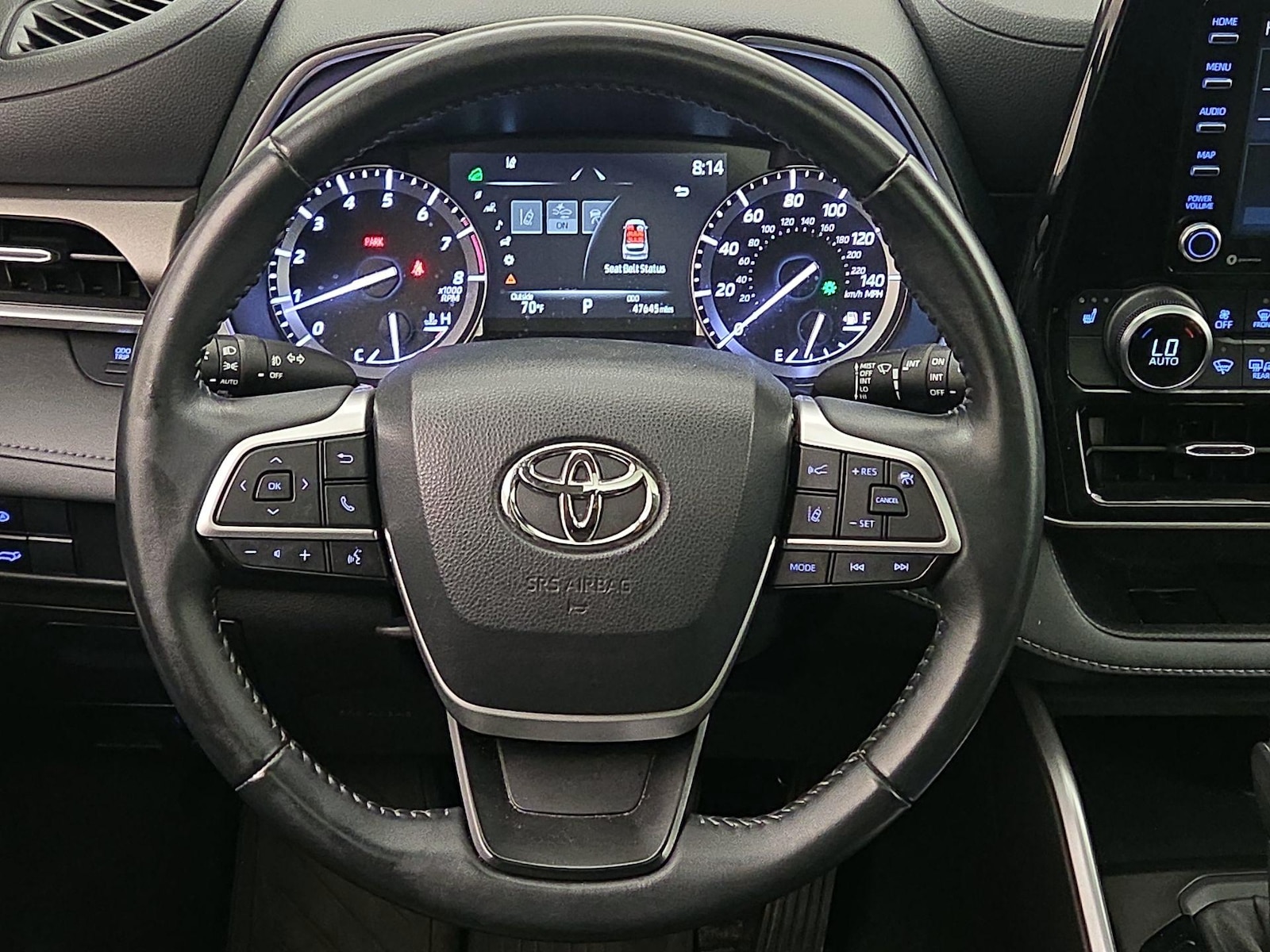 2022 Toyota Highlander XLE - Photo 11