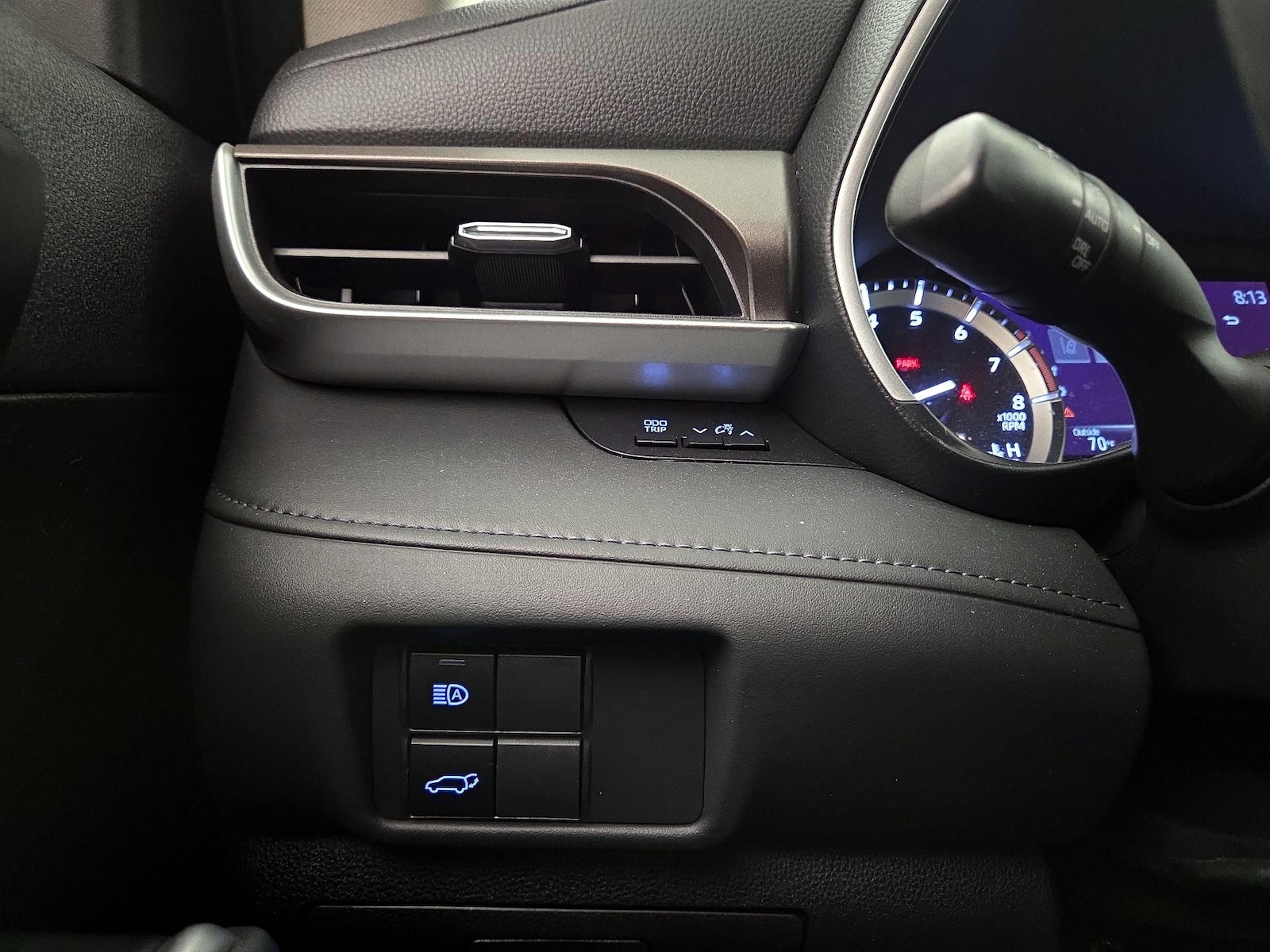 2022 Toyota Highlander XLE - Photo 14