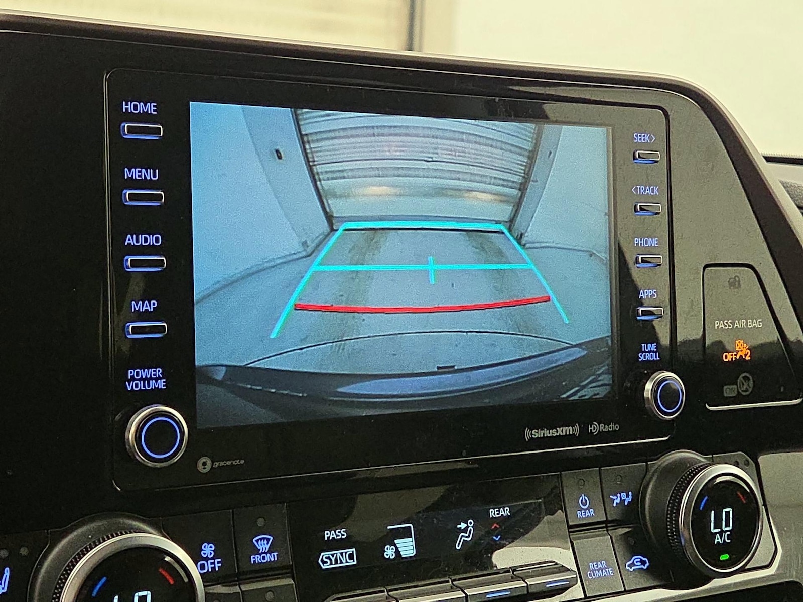 2022 Toyota Highlander XLE - Photo 15
