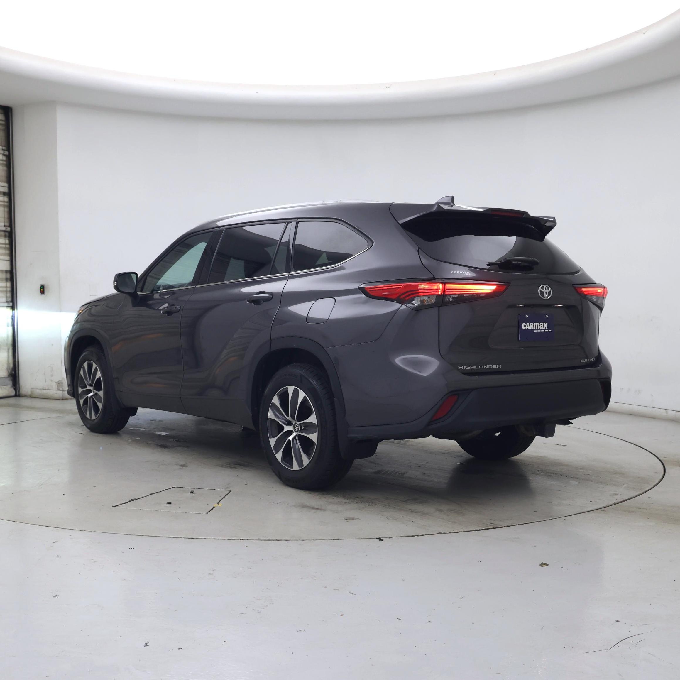 Thumbnail: 2022 Toyota Highlander - 2
