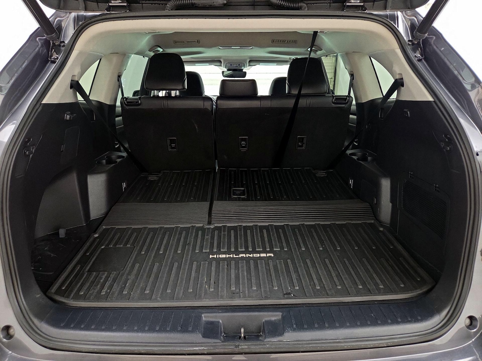 2022 Toyota Highlander XLE - Photo 22