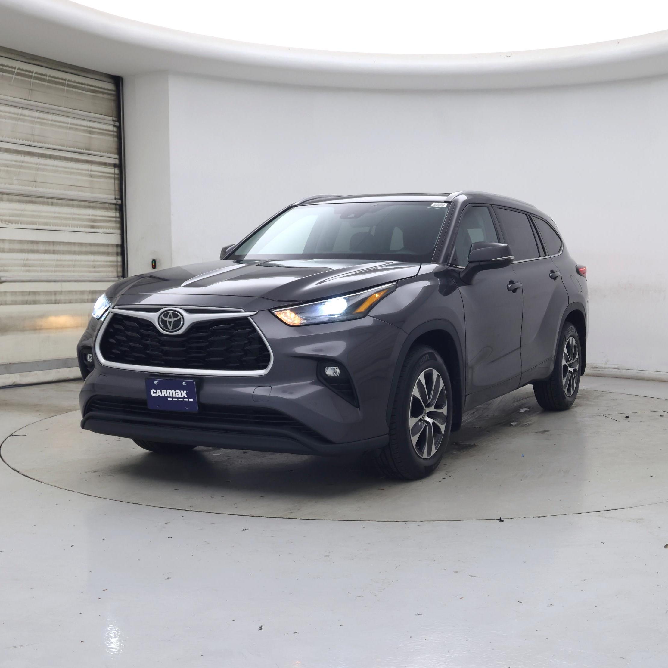 Thumbnail: 2022 Toyota Highlander - 4