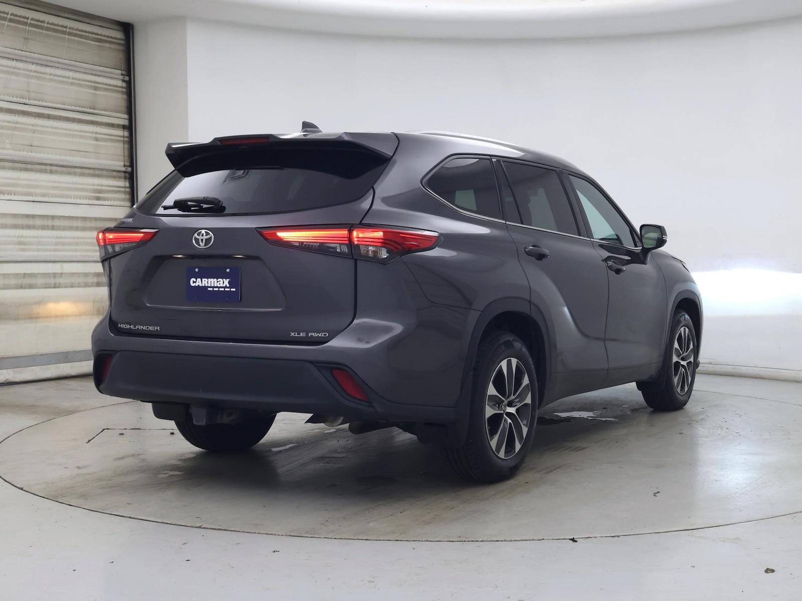 2022 Toyota Highlander XLE - Photo 9