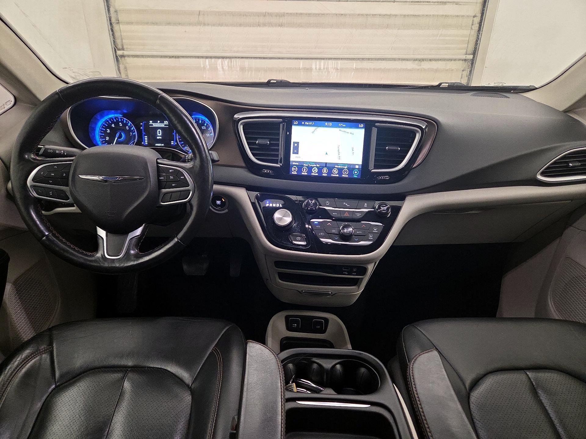 Thumbnail: 2019 Chrysler Pacifica - 9